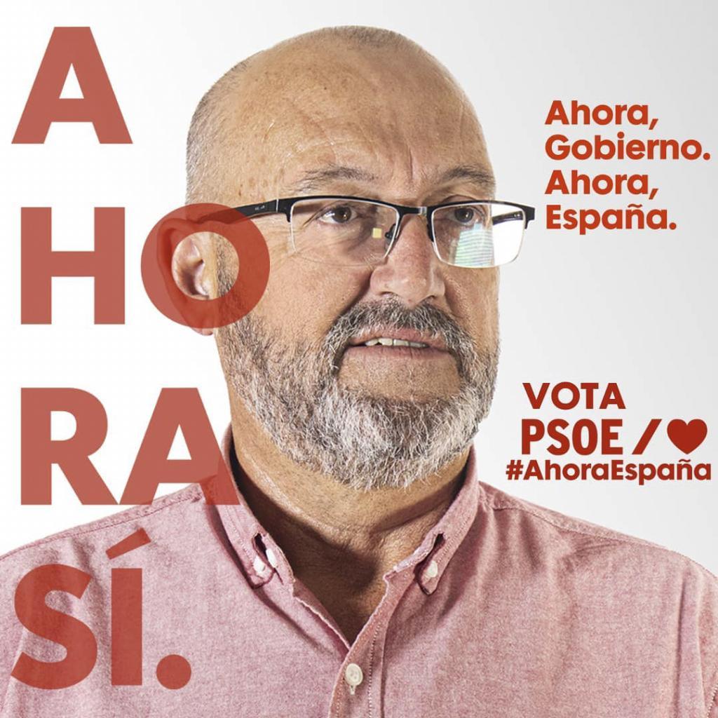 Juan Bernardo Fuentes Curbelo, en un cartel electoral del PSOE.