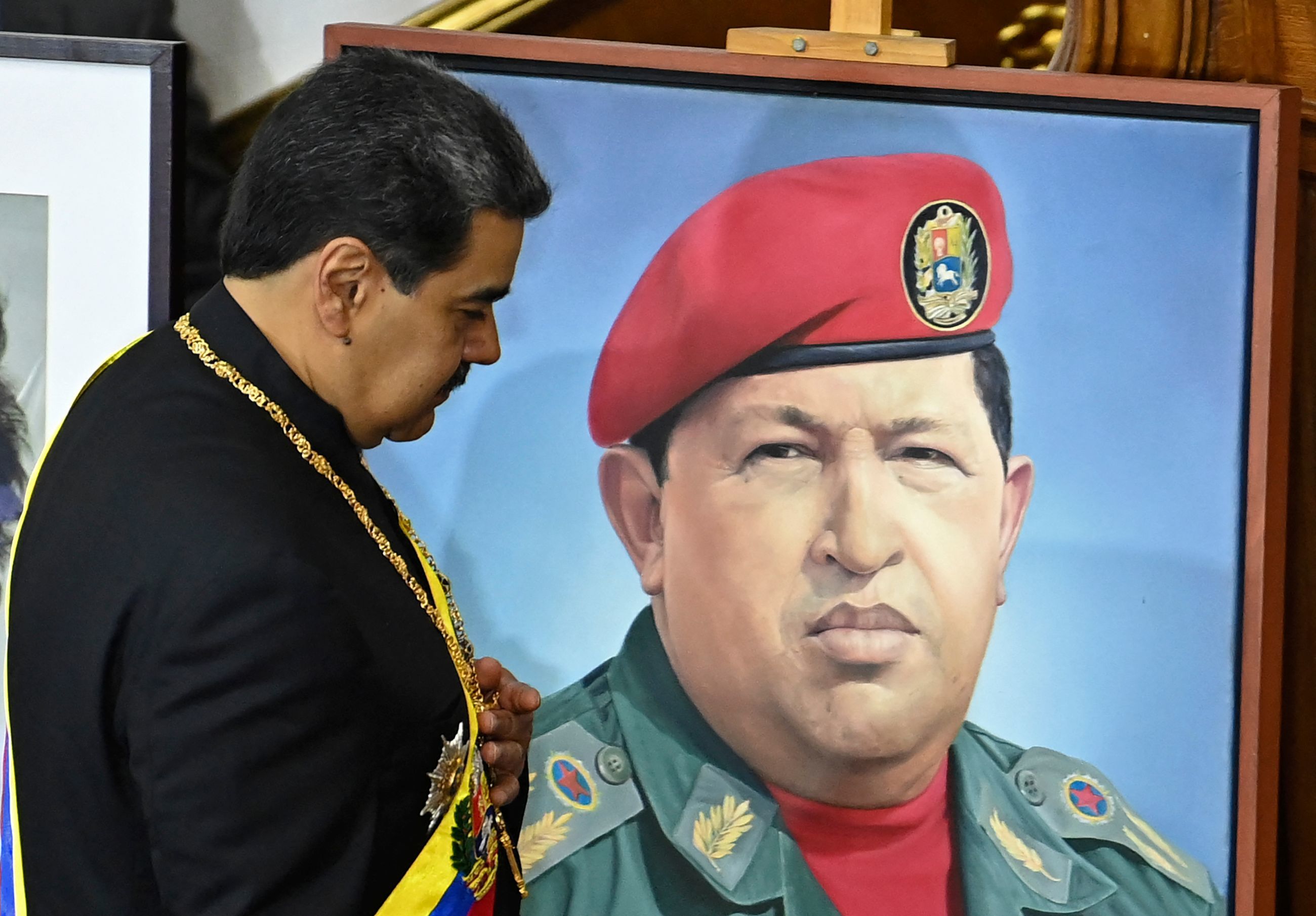 Nicolás Maduro, en enero, ante una foto de Chávez.
