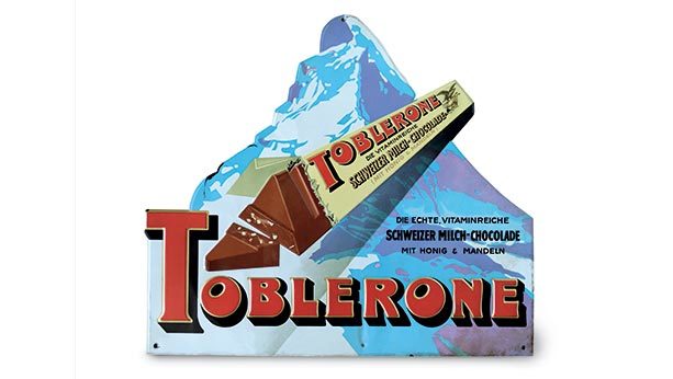 El Cervino, la montaña más alta y famosa de Suiza, aparece en el envase de la famosa chocolatina.