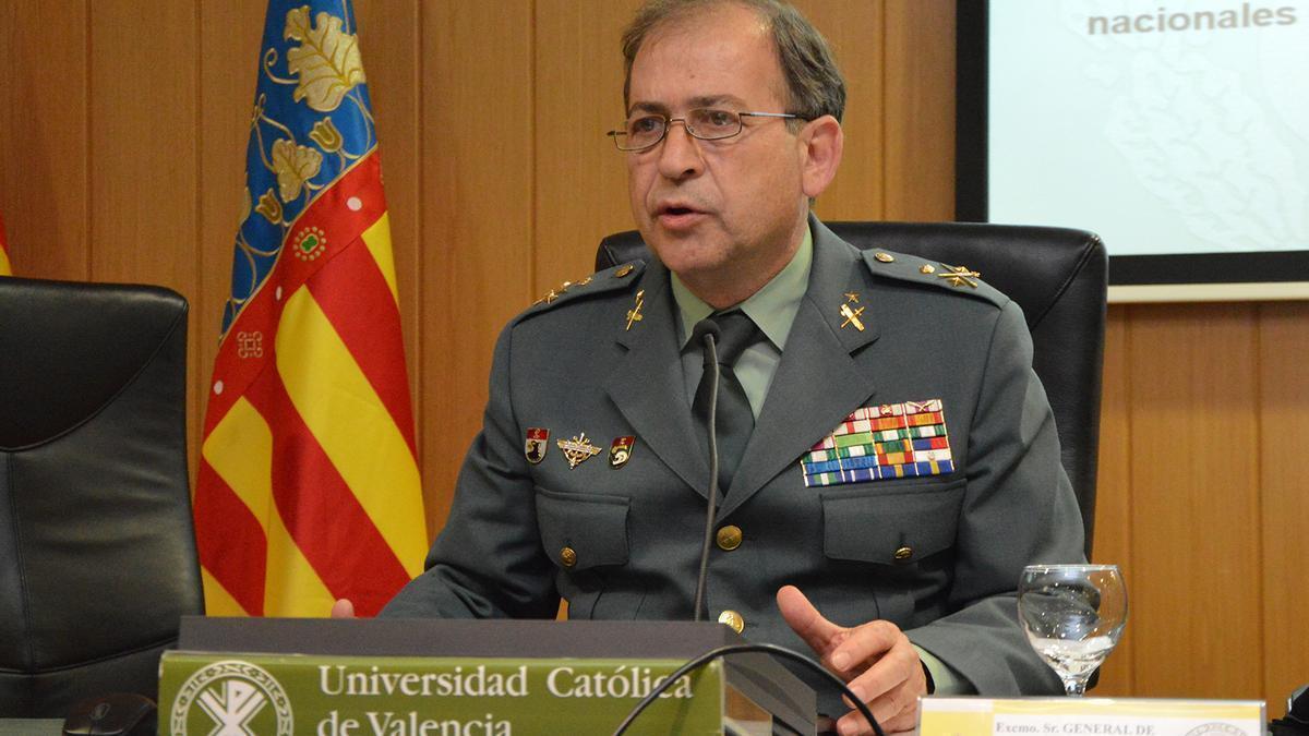 El general de la Guardia Civil Francisco Espinosa Navas, detenido en el 'caso Mediador', durante una conferencia en Valencia en 2017.