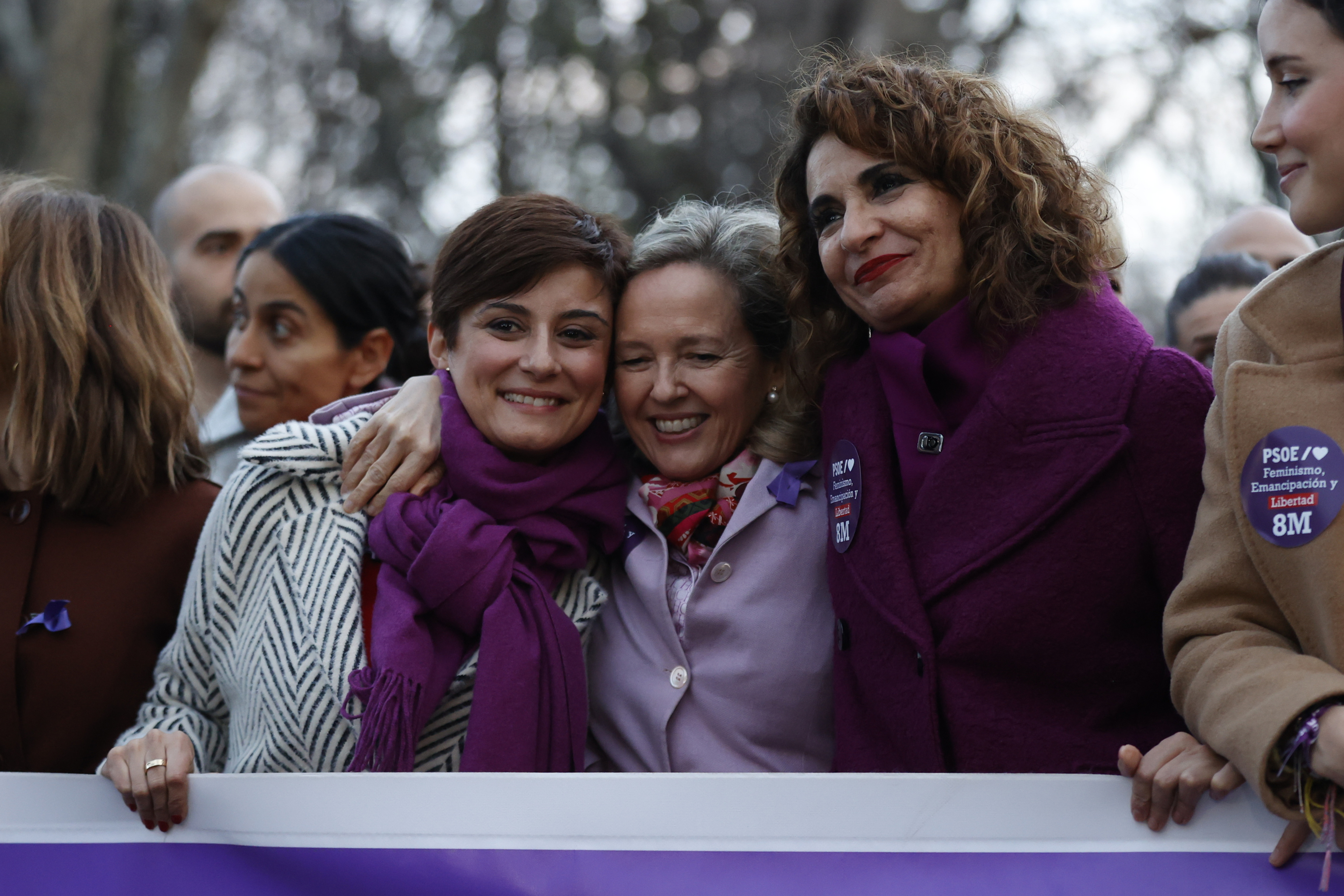 Las ministras Isabel Rodríguez, Nadia Calviño y María Jesús Montero en la marcha por el 8-M.