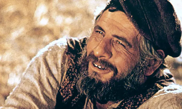 Chaim Topol como Tevye en 'El violinista en el tejado' de Norman Jewison.