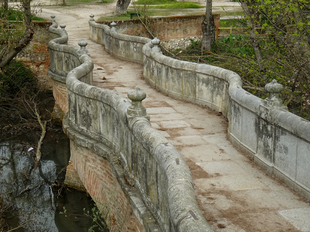 El Puente Culebra sobre el arroyo Meaques.