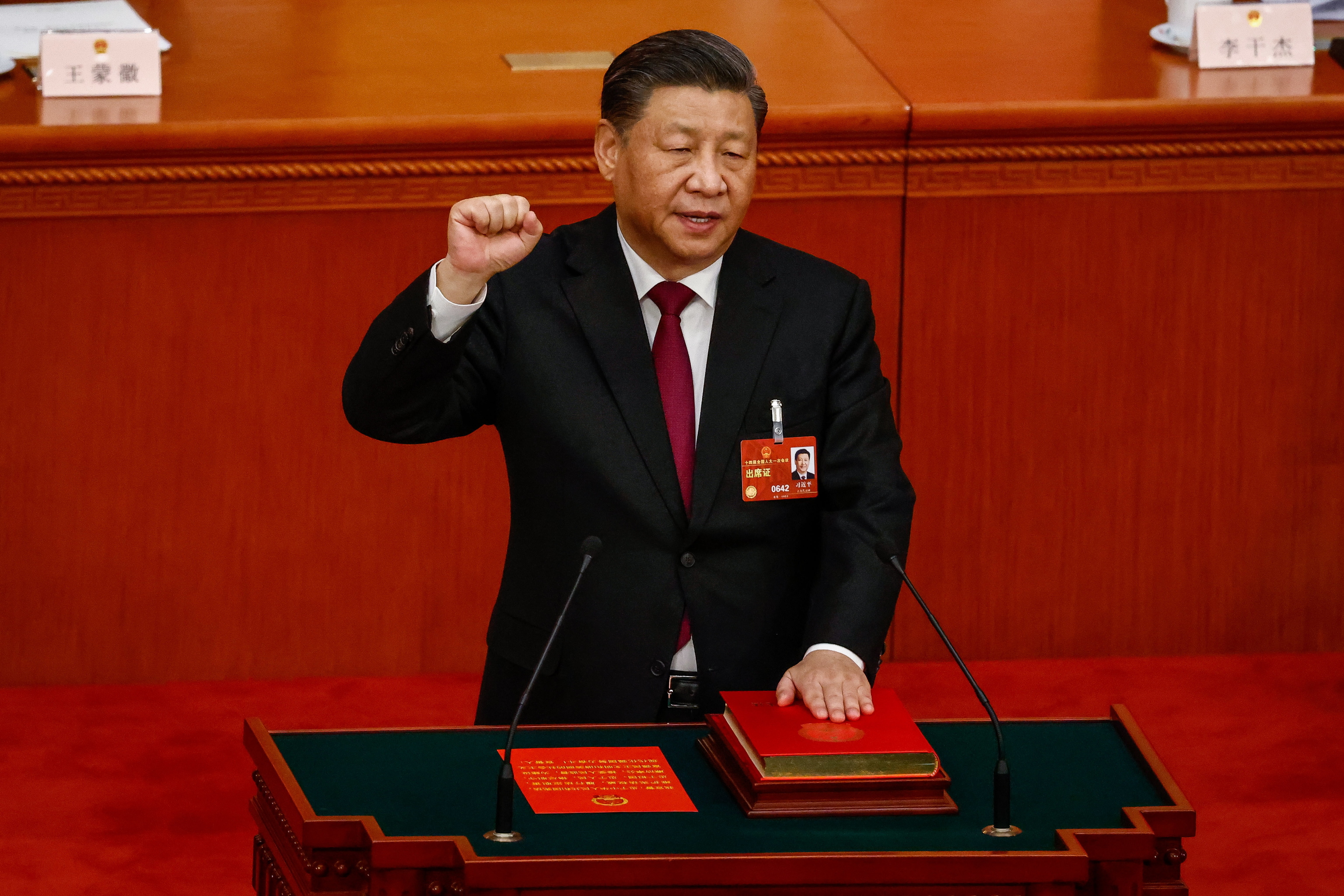 Xi Jinping presta juramento durante la tercera sesin de la Asamblea Popular Nacional.