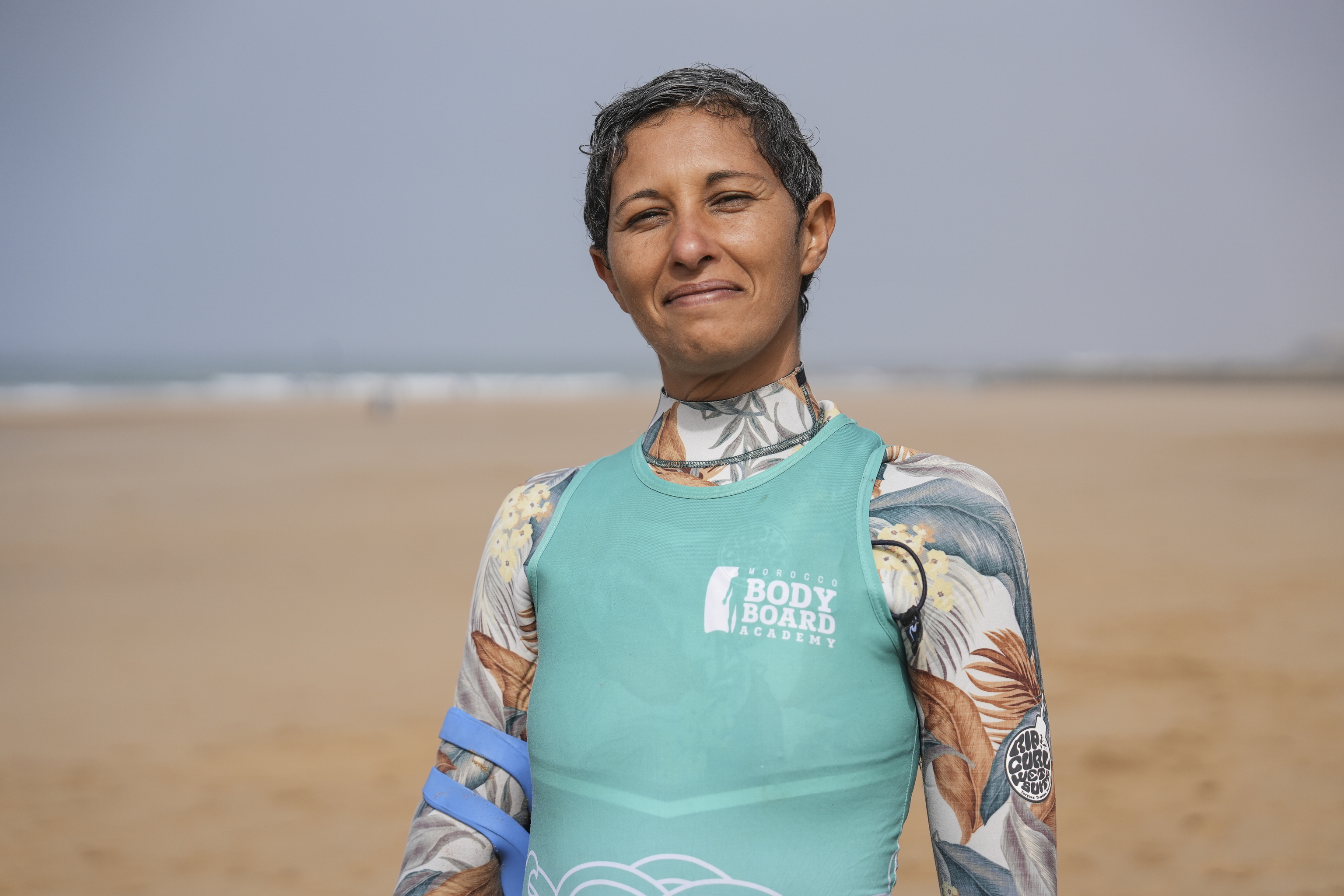 Zineb Tebba, surfista y creadora de la primera escuela de 'bodyboard' de Marruecos.