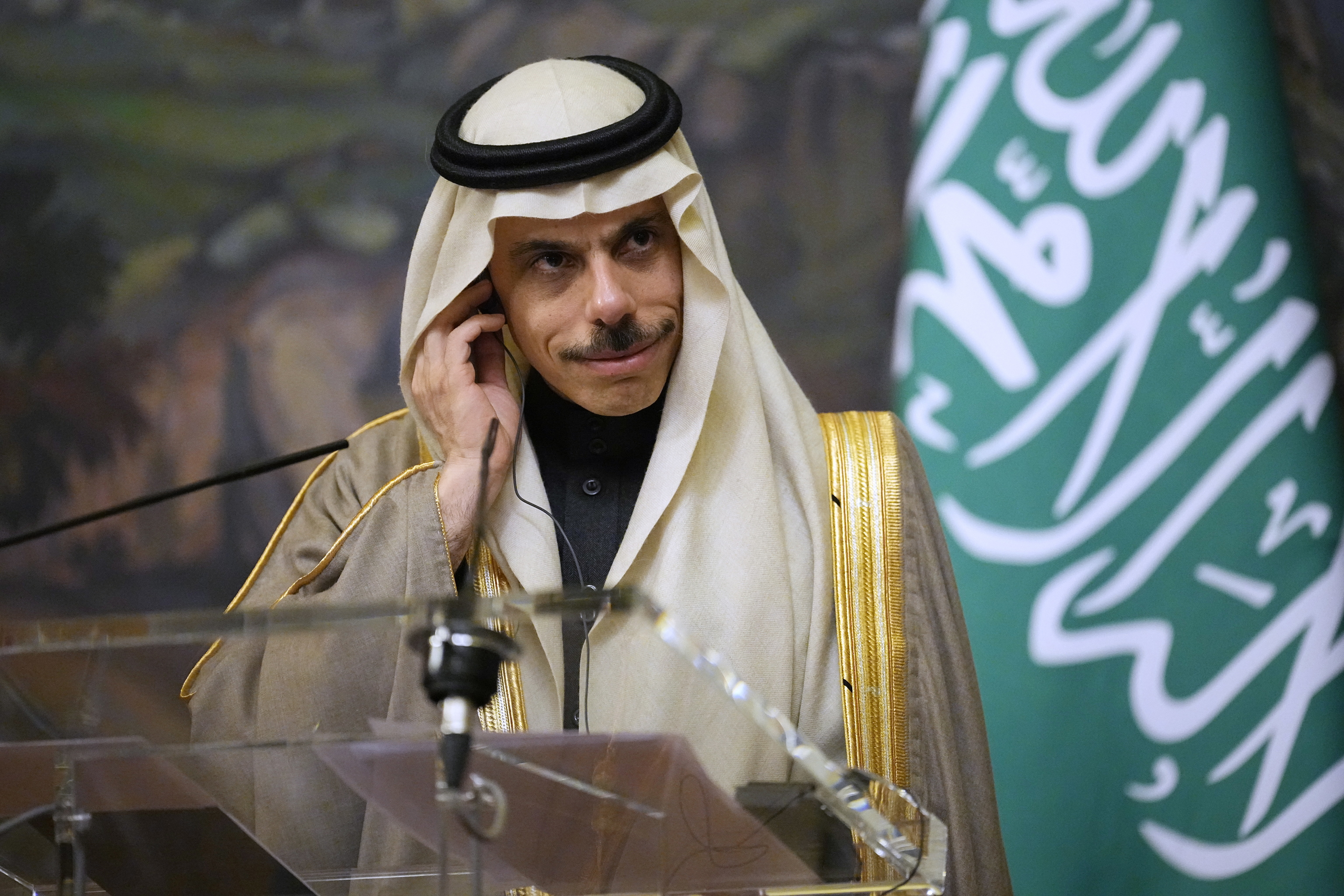 El ministro de Exteriores saud, prncipe Faisal bin Farhan Al-Saud.