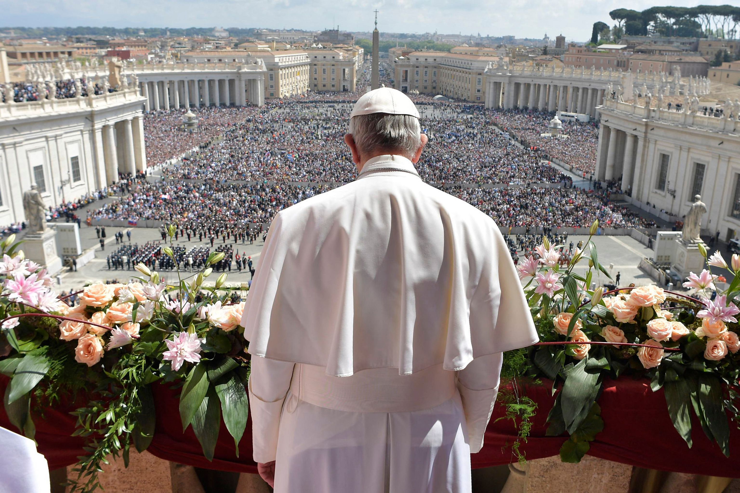 El Papa durante la bendicin 'Urbi et Orbi' despus de la misa del Domingo de Pascua, en 2017.