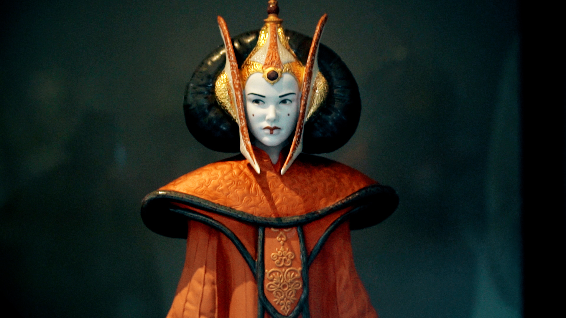 Figura hecha en porcelana por Lladró de la Reina Amidala.