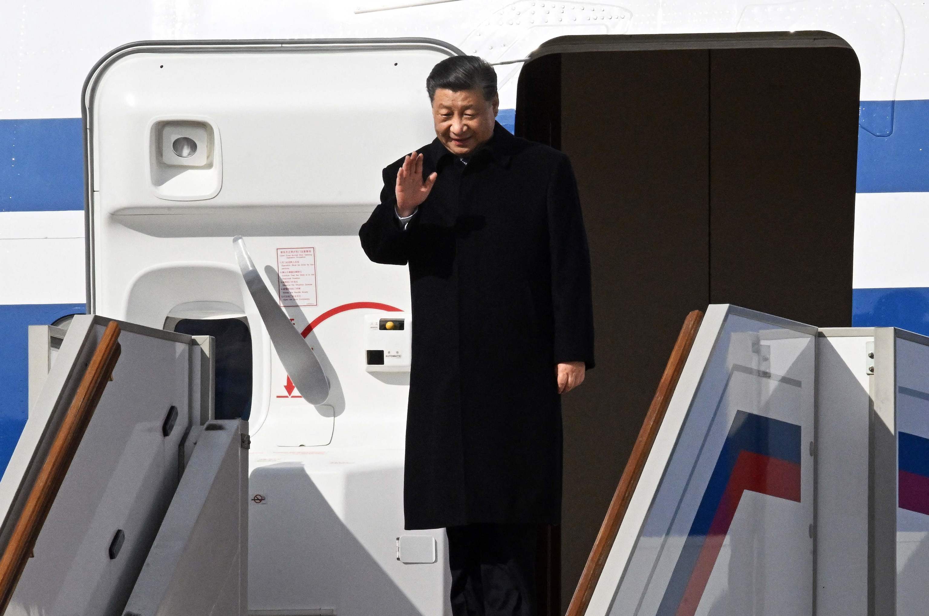 El presidente chino, Xi Jinping, aterriza en Moscú.