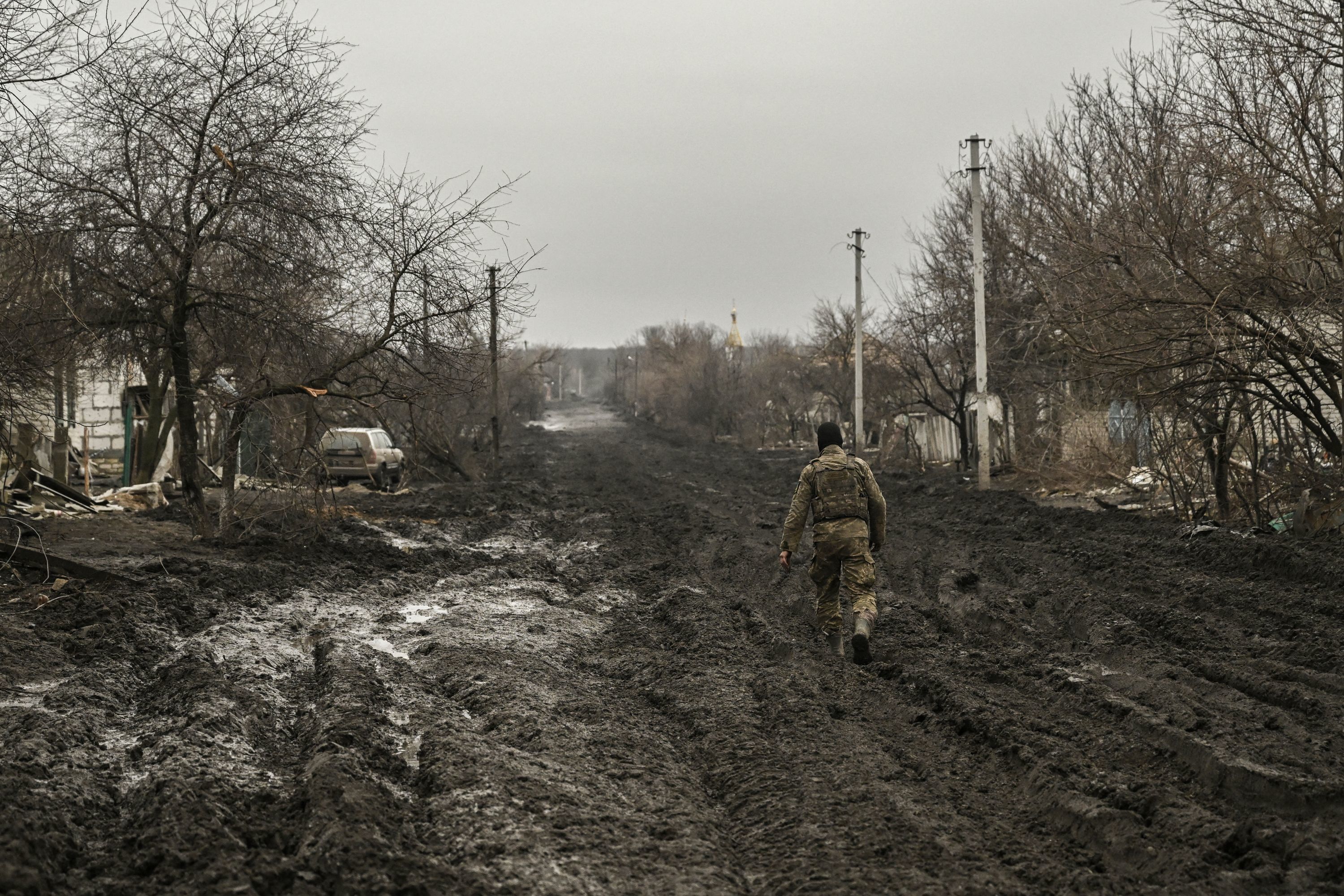 Ucrania dice que repele los intentos rusos de avanzar hacia el centro de Bajmut