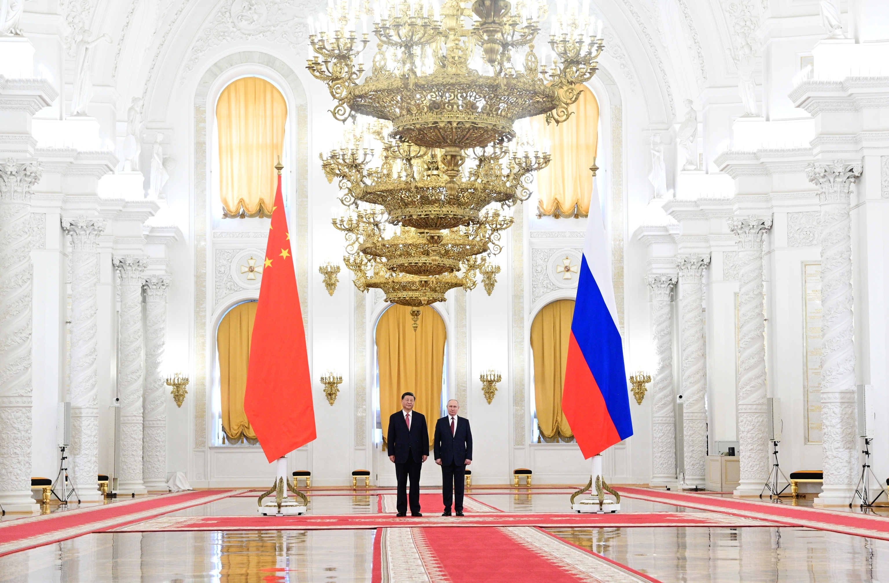 Vladimir Putin y Xi Jinping, en el Gran Palacio del Kremlin, este martes.