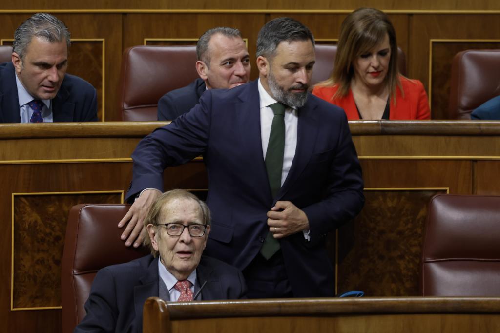 Ramón Tamames y Santiago Abascal, durante la moción de censura.