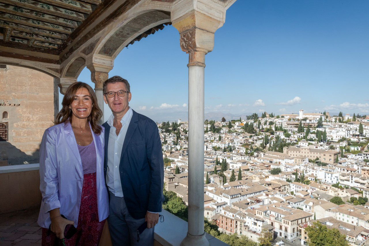 Con Eva Cárdenas en la Alhambra de Granada.