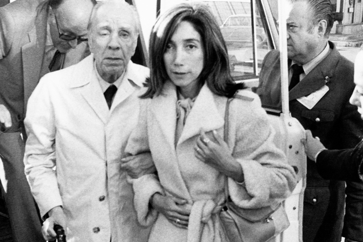 Borges y Kodama em Madrid, el 20 de abril de 1980, cuando el escritor recibió el Premio Cervantes.
