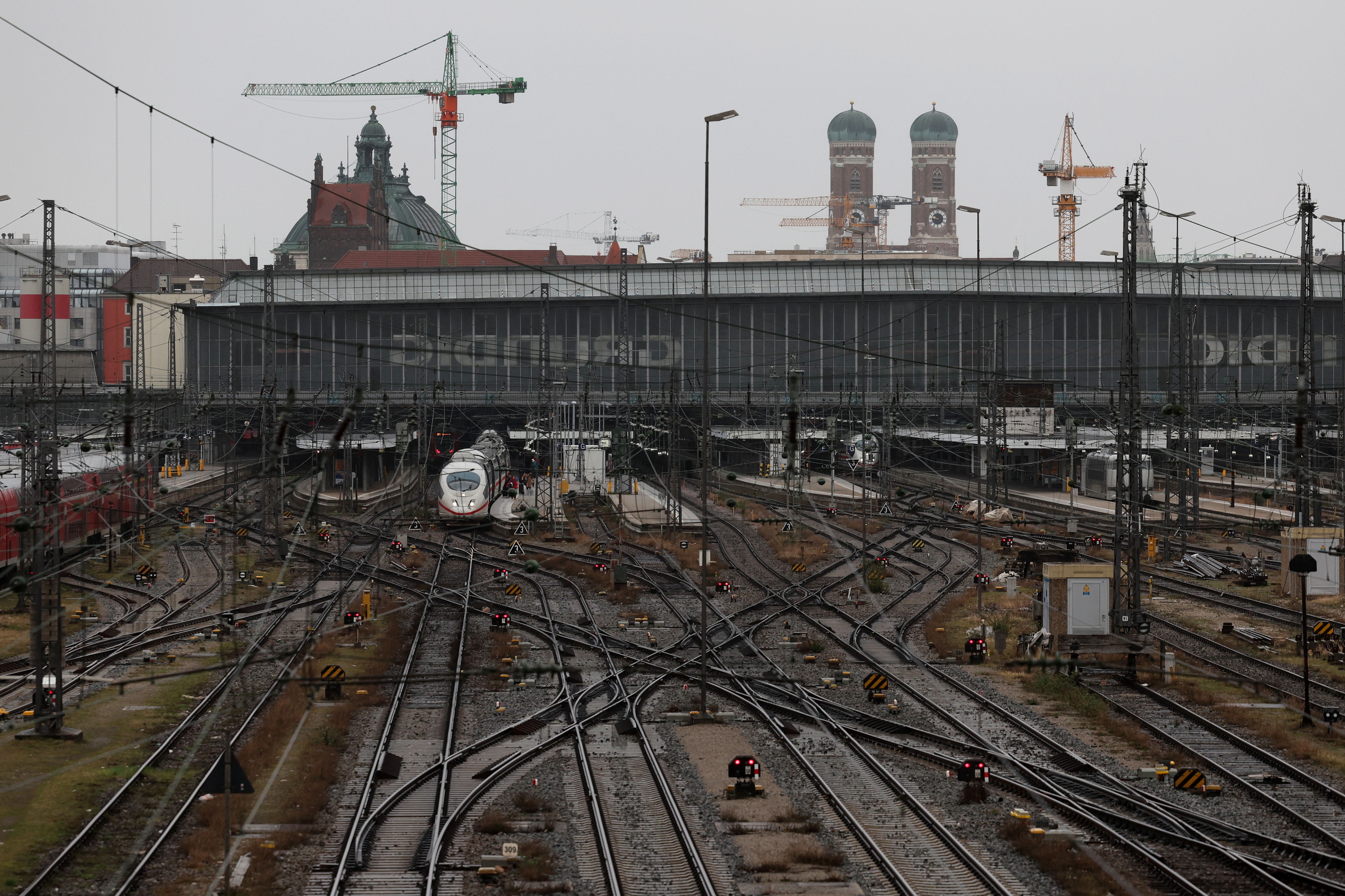 La estación central de Munich, paralizada este lunes.