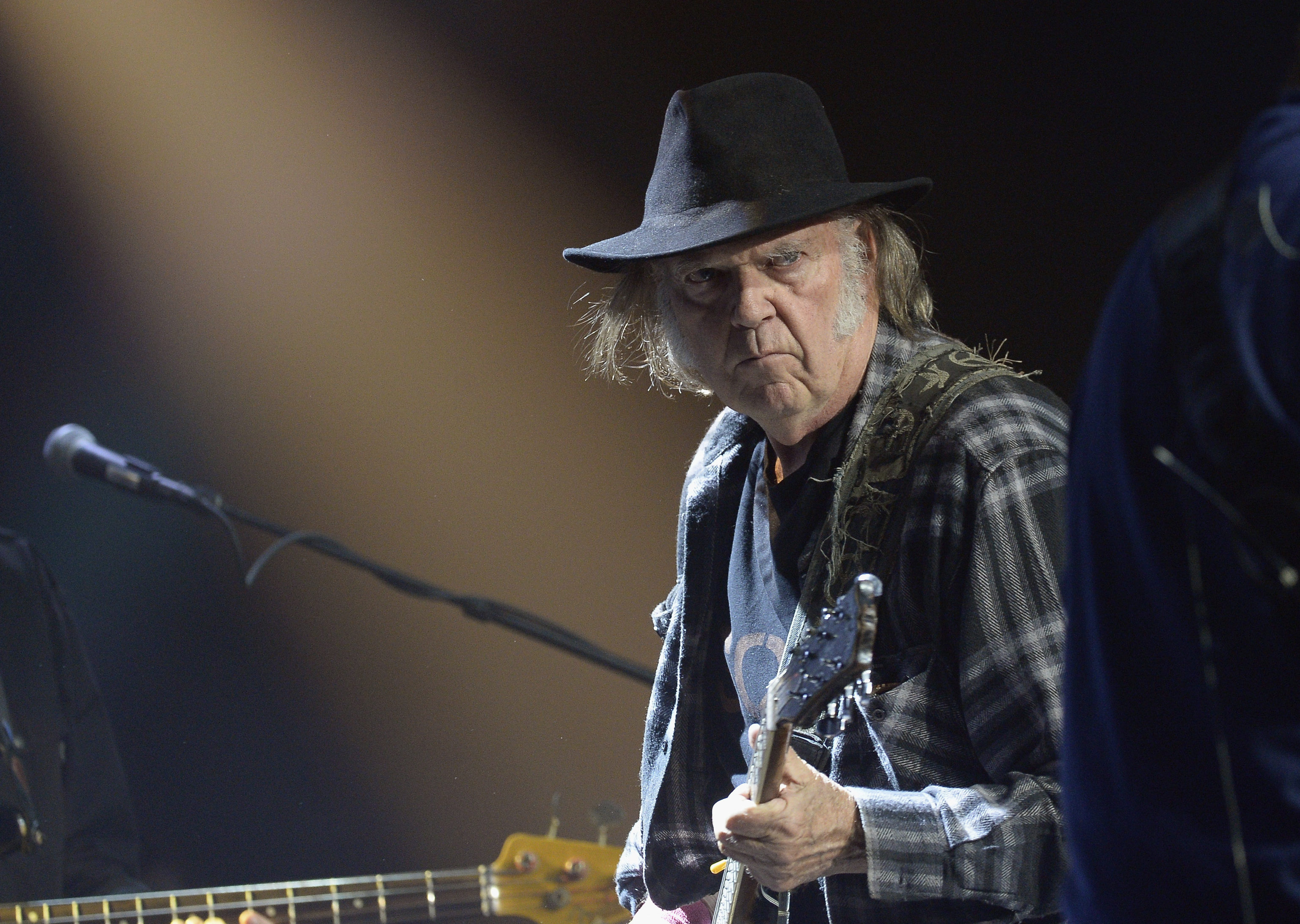 Neil Young, durante un concierto en 2016 en EEUU.