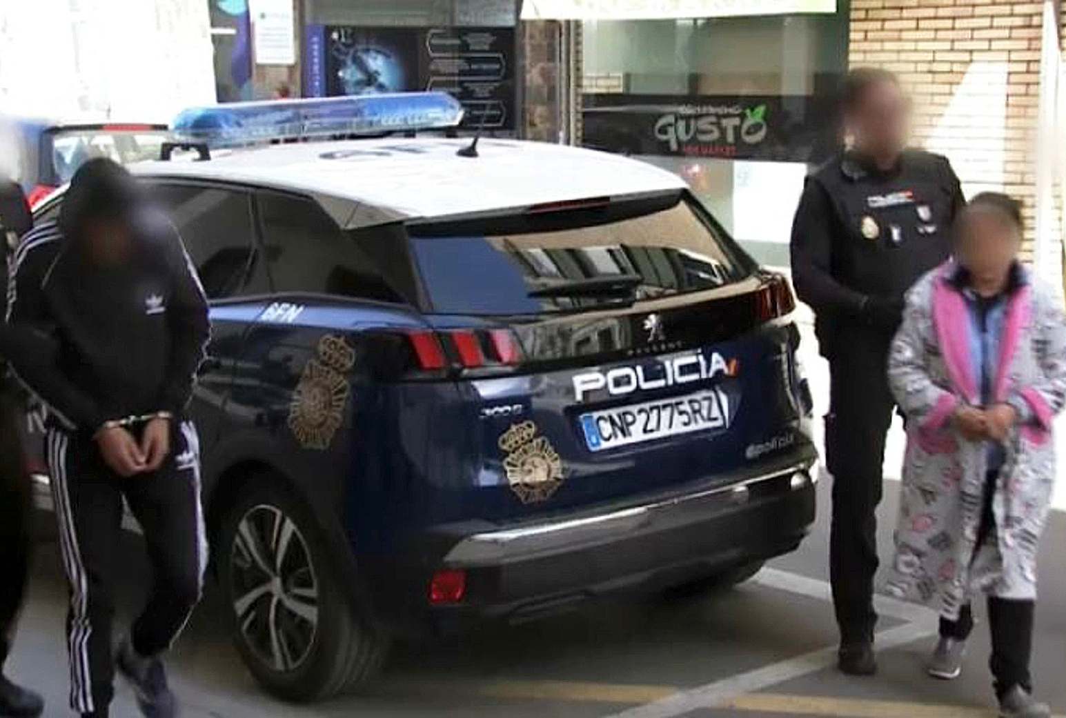 La Policía Nacional detiene a dos personas implicadas en la compra venta de menores en Extremadura.
