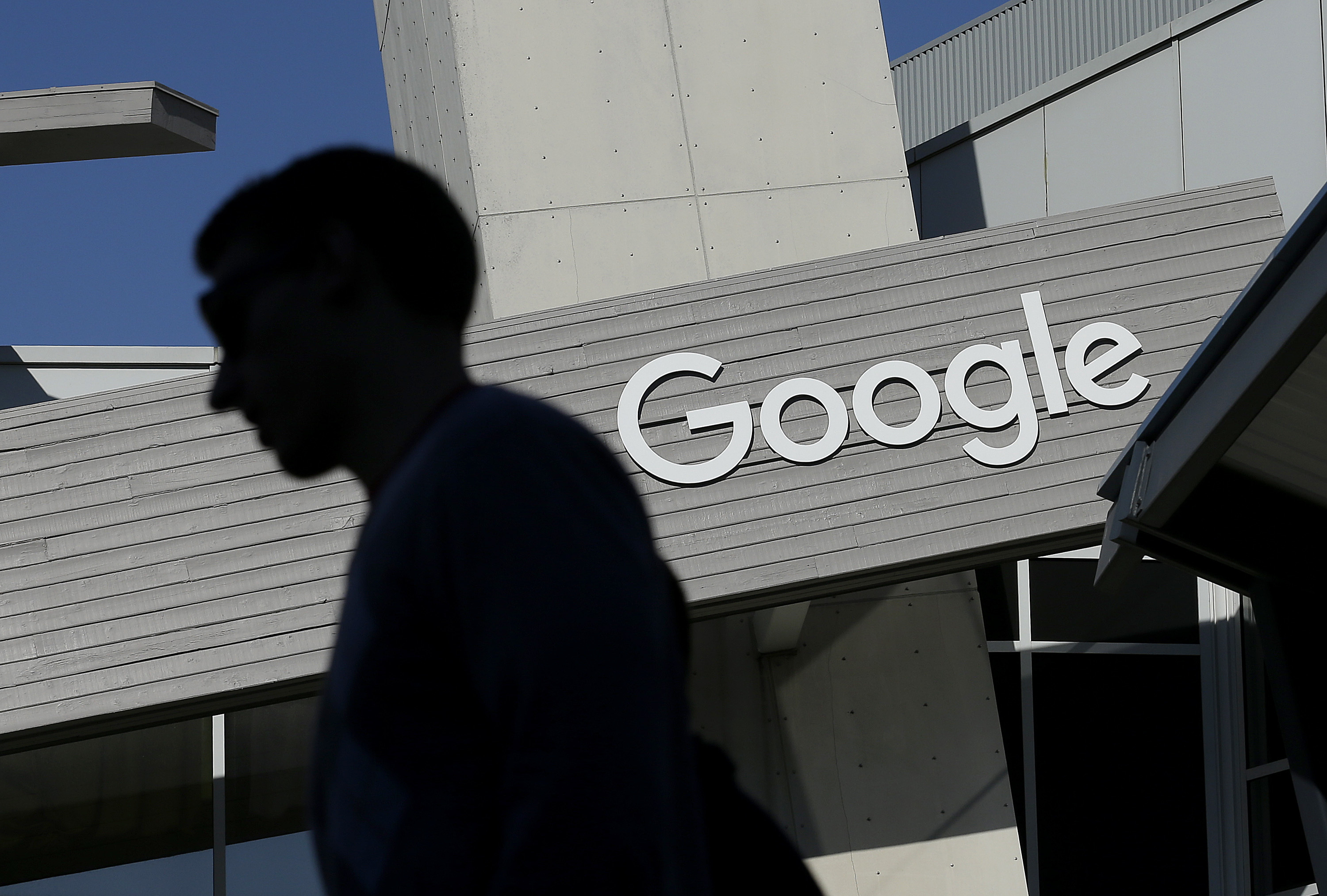Google retira más de 5.200 millones de anuncios en 2022 por infringir sus políticas