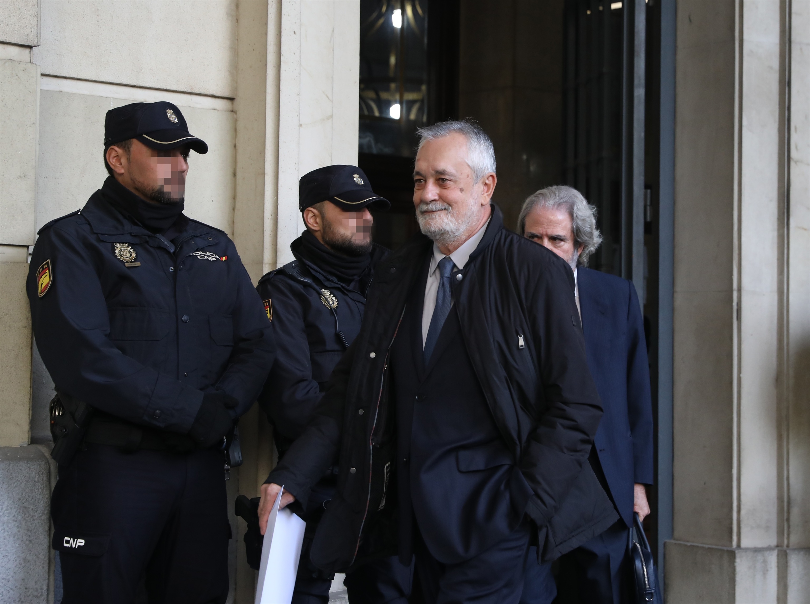 El ex presidente de la Junta Jos Antonio Grin, saliendo de la Audiencia de Sevilla.