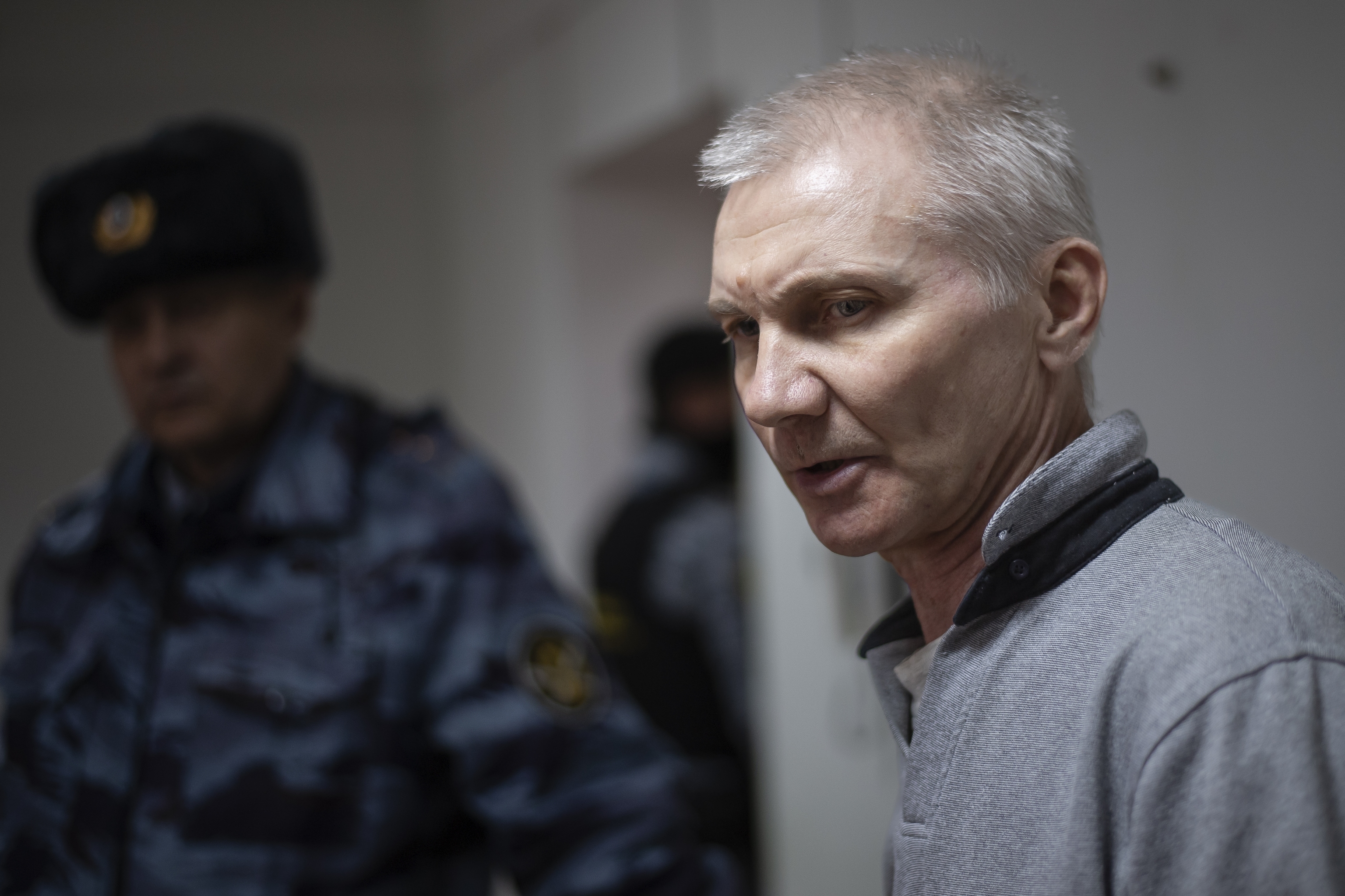 El KGB detiene al padre ruso que se fugó tras ser condenado por un dibujo pacifista de su hija