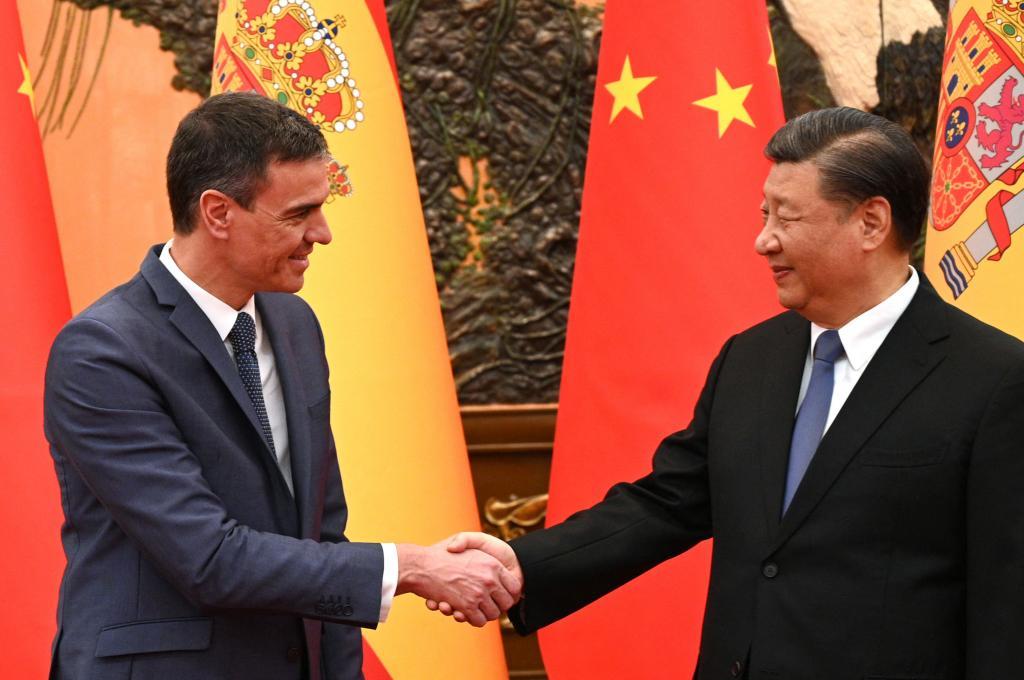 Encuentro entre Pedro Sánchez y Xi Jinping, en Pekín.