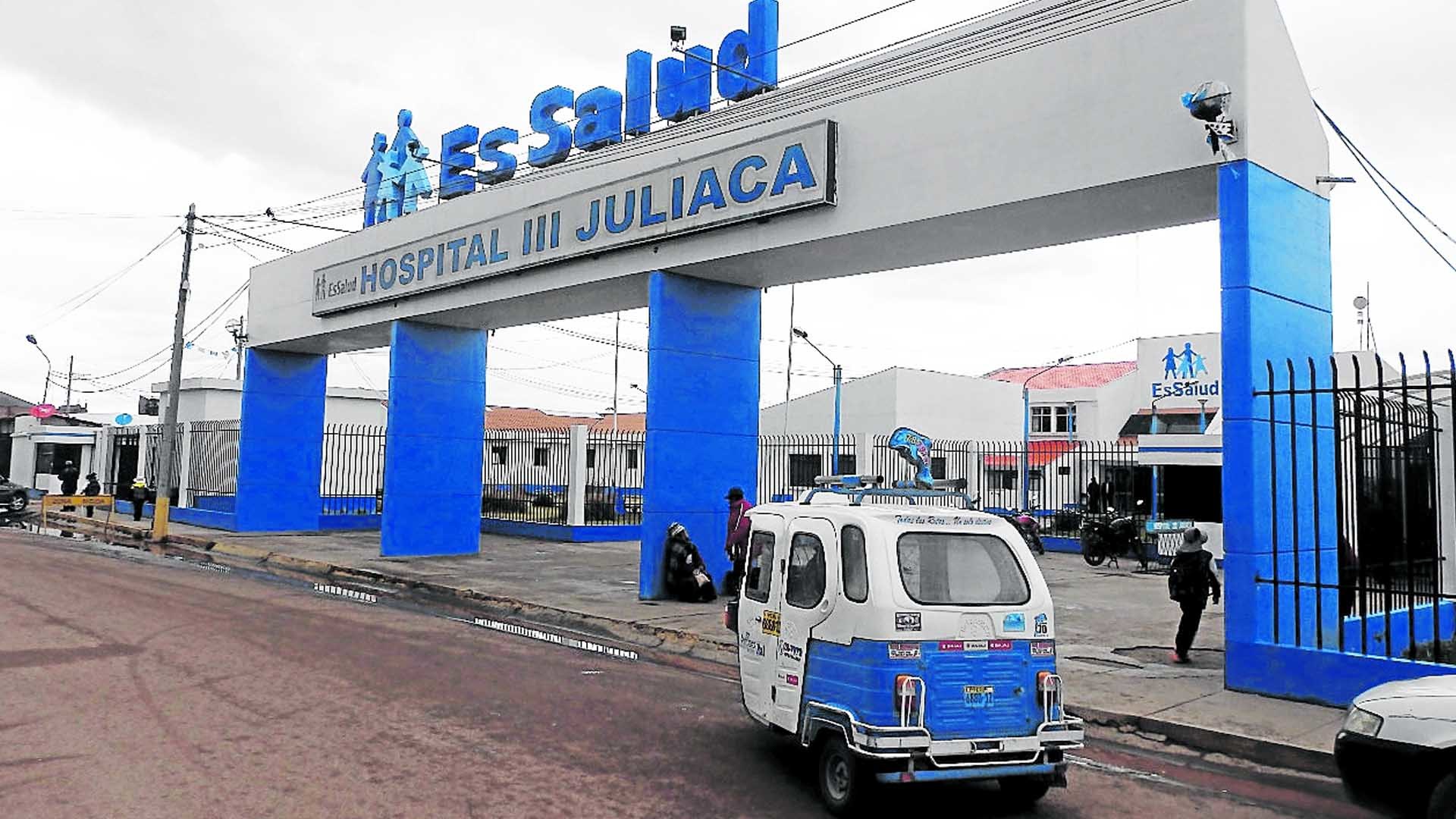Entrada del Hospital III de Juliaca donde ingresaron a una de las víctimas.