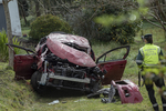 Four young people under the age of 20 die when the car in which six occupants were falling down a ravine in Lugo
