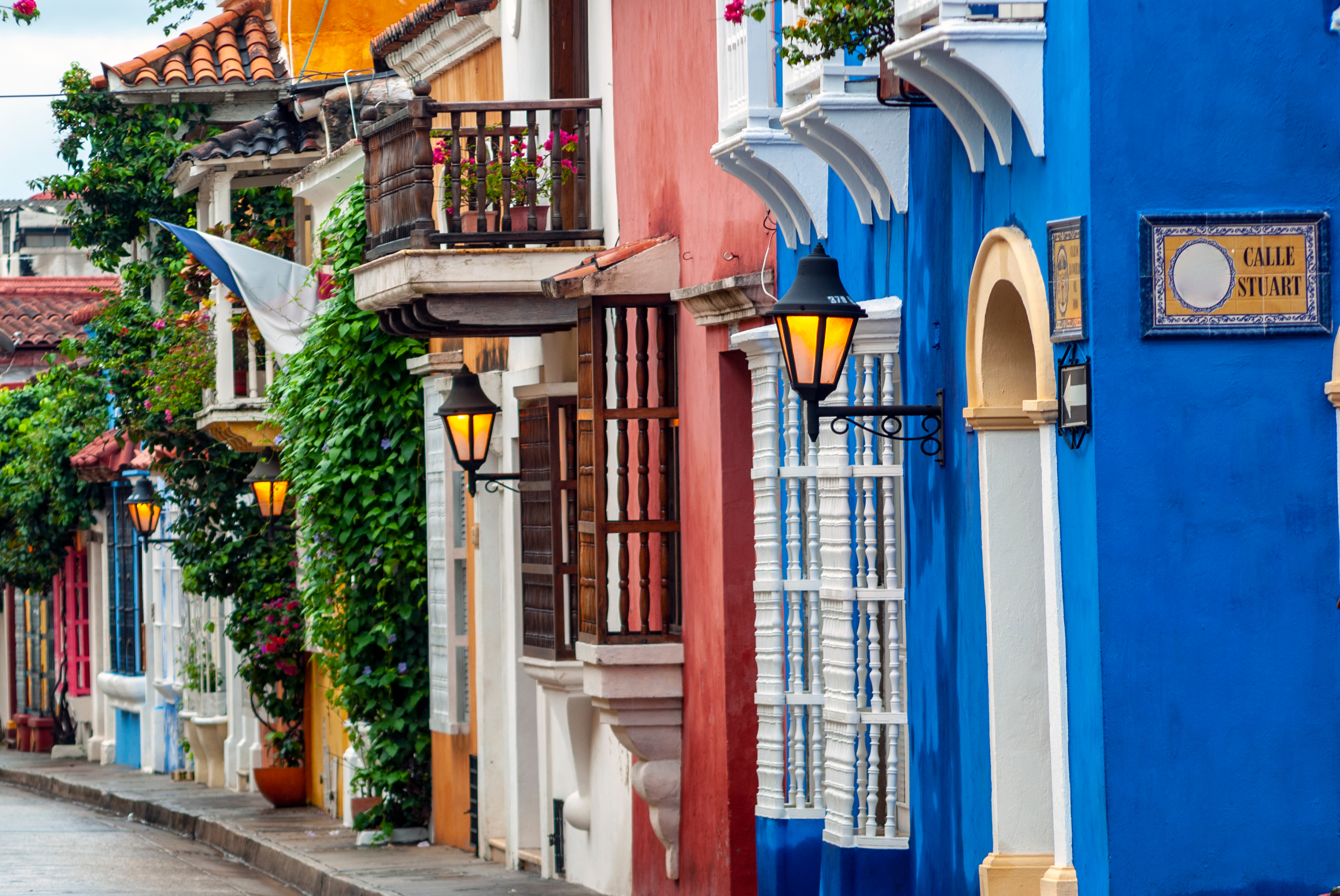 Coloridas fachadas del centro de Cartagena.