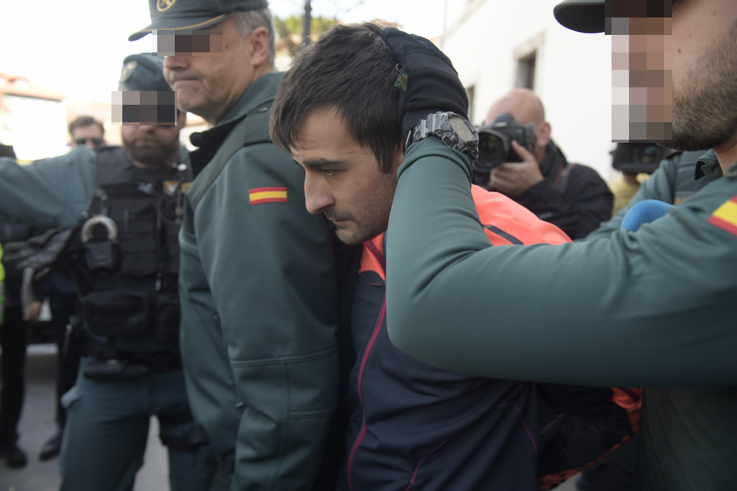 El detenido, tras pasar a disposicin judicial en Pravia (Asturias).