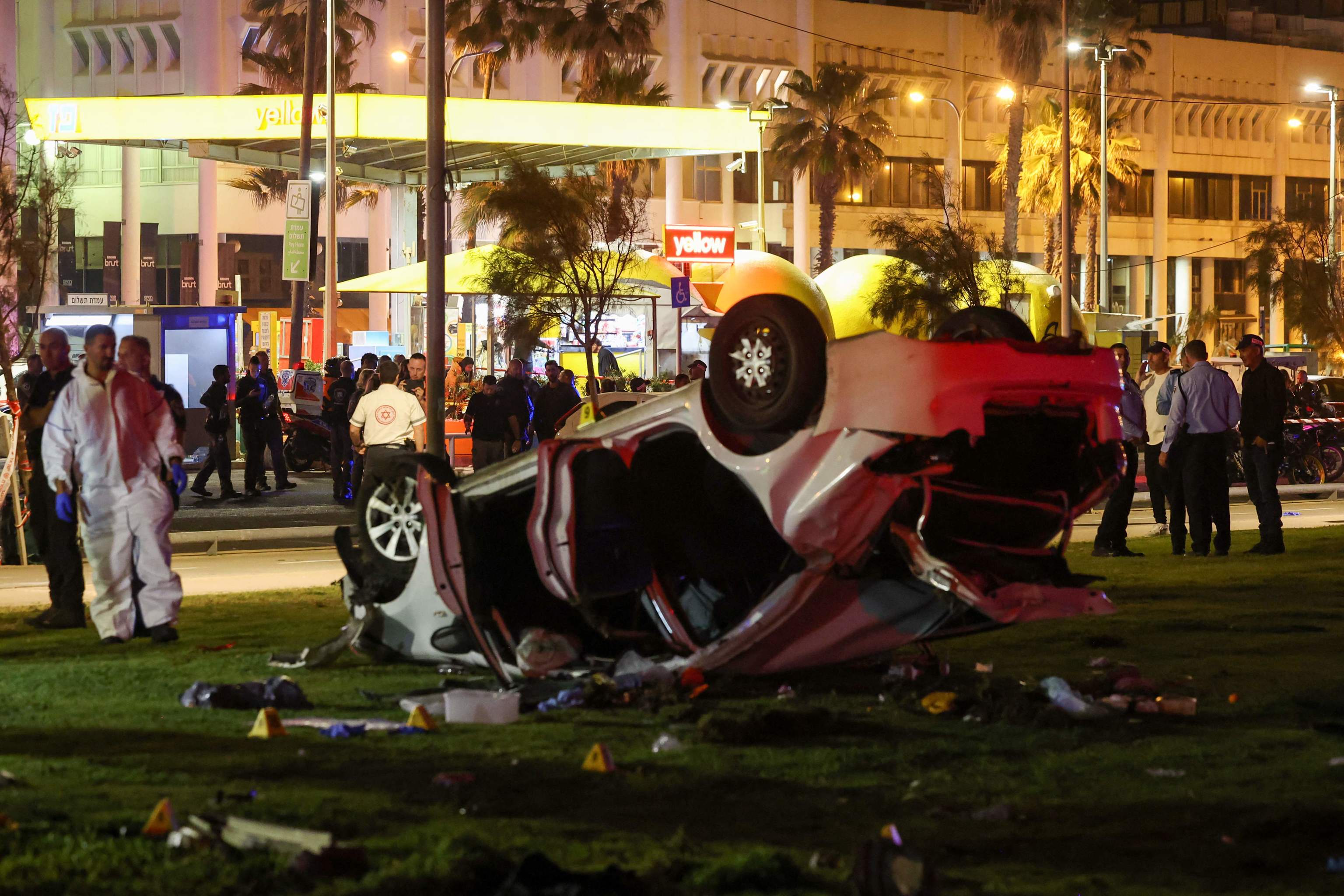 Uno de los coches involucrados en el atentado de este viernes en Tel Aviv.