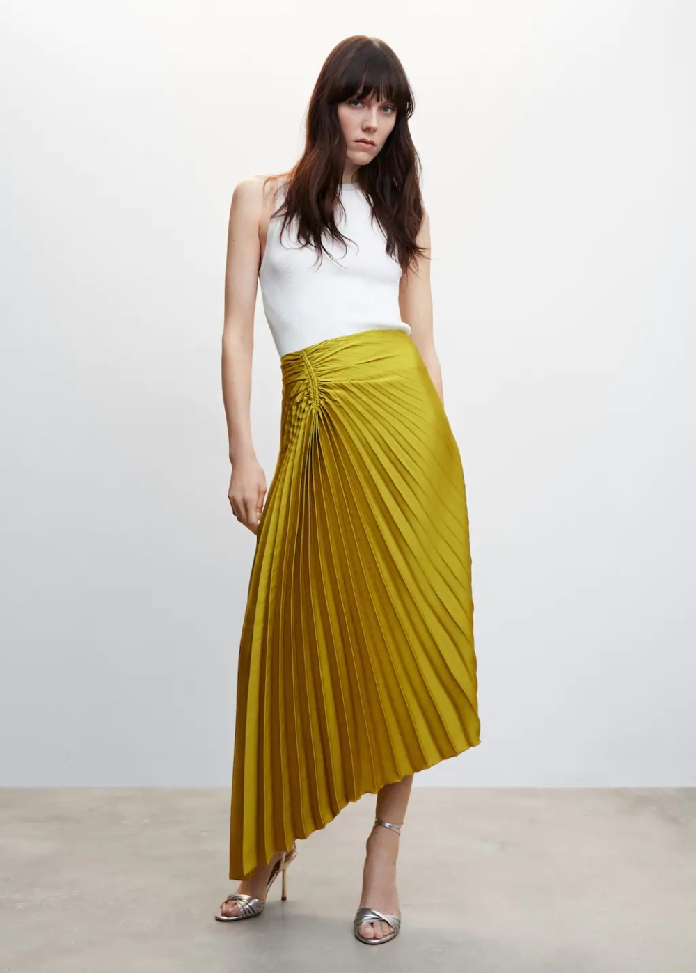 12 faldas de Zara Mango para la Feria Abril que estilizan y | Moda