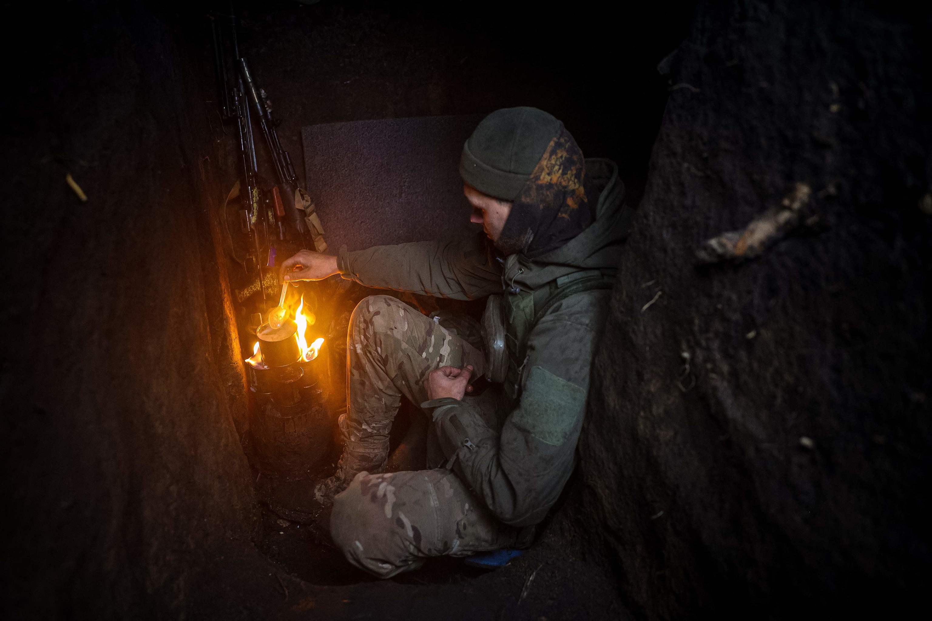 Un soldado de Ucrania, en una trinchera cerca de Bajmut