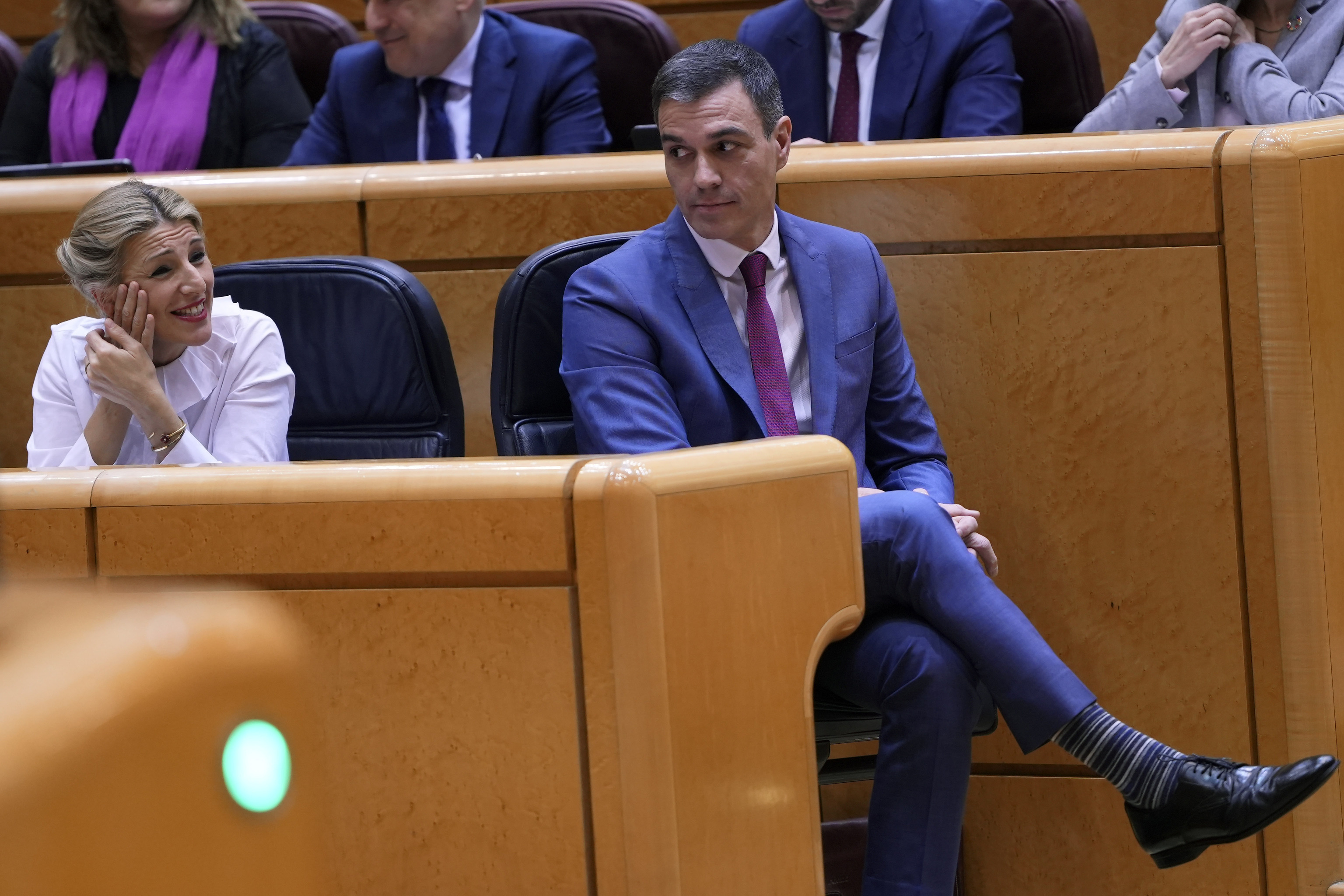 Yolanda Daz y Pedro Snchez, en una sesin de control en el Senado en febrero.