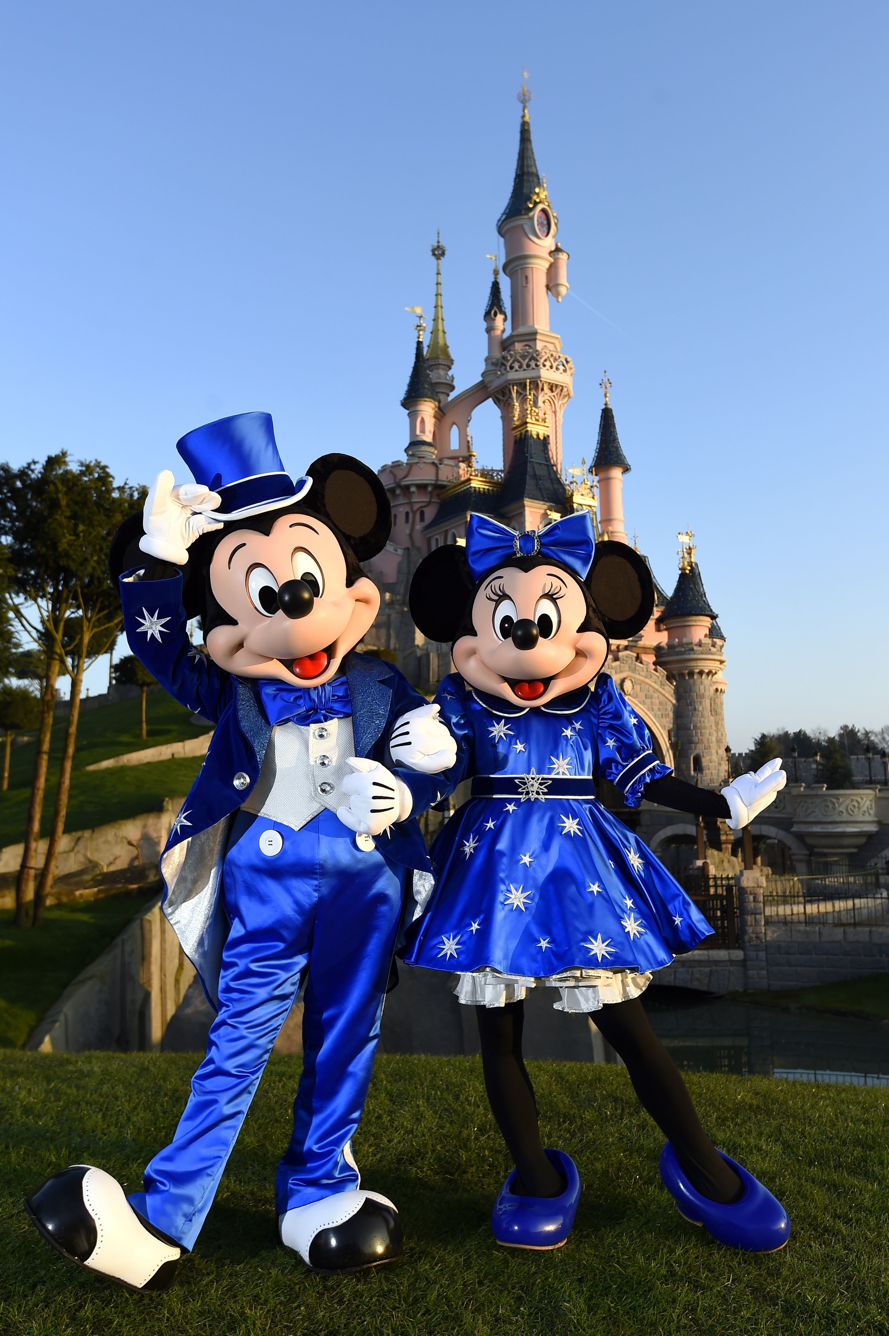 Mickey y Mini en Disneyland Pars.
