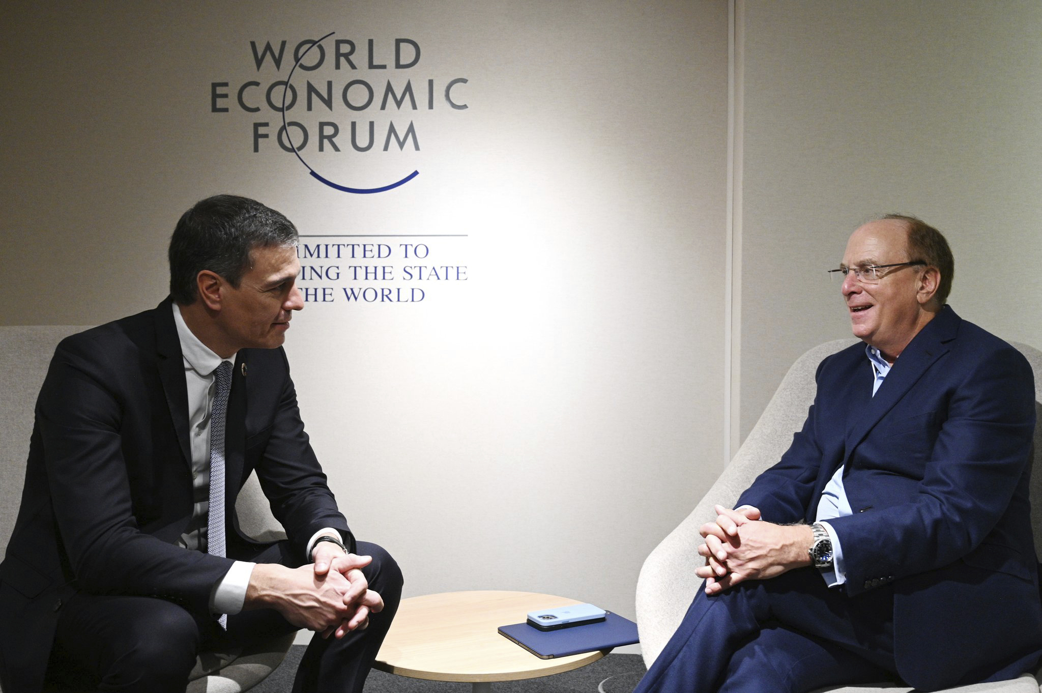 El presidente del Gobierno, Pedro Snchez y el de BlackRock, Larry Fink, el pasado enero en Davos