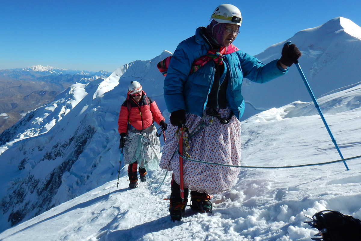 Que vienen las cholitas escaladoras de Bolivia! (a cocinar sus platos andinos de las alturas en la cuenca minera asturiana)