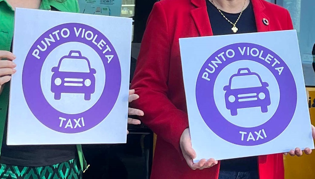 Logotipos de los puntos violetas en taxis
