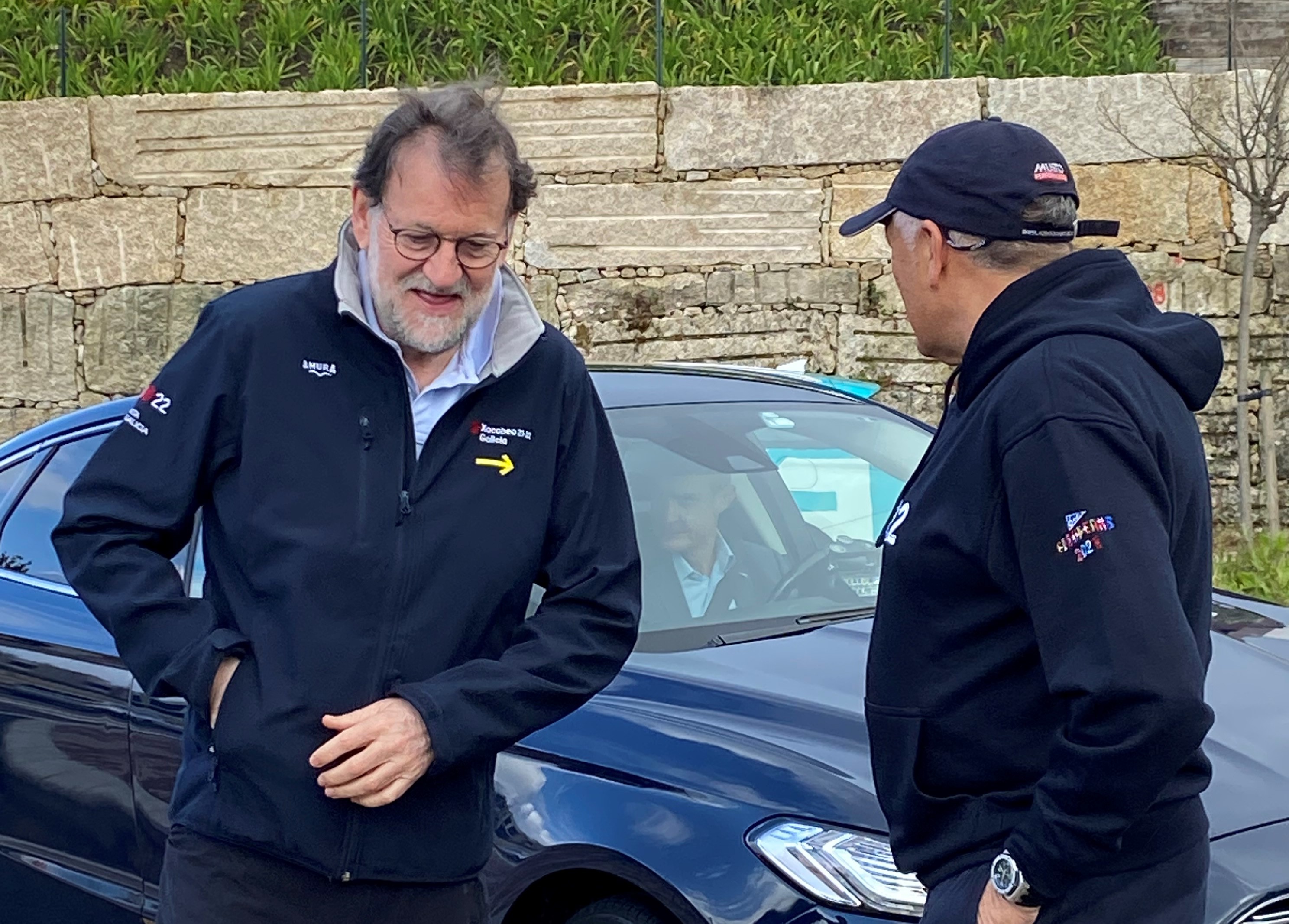 El ex presidente Mariano Rajoy, con ropa deportiva en Sanxenxo.