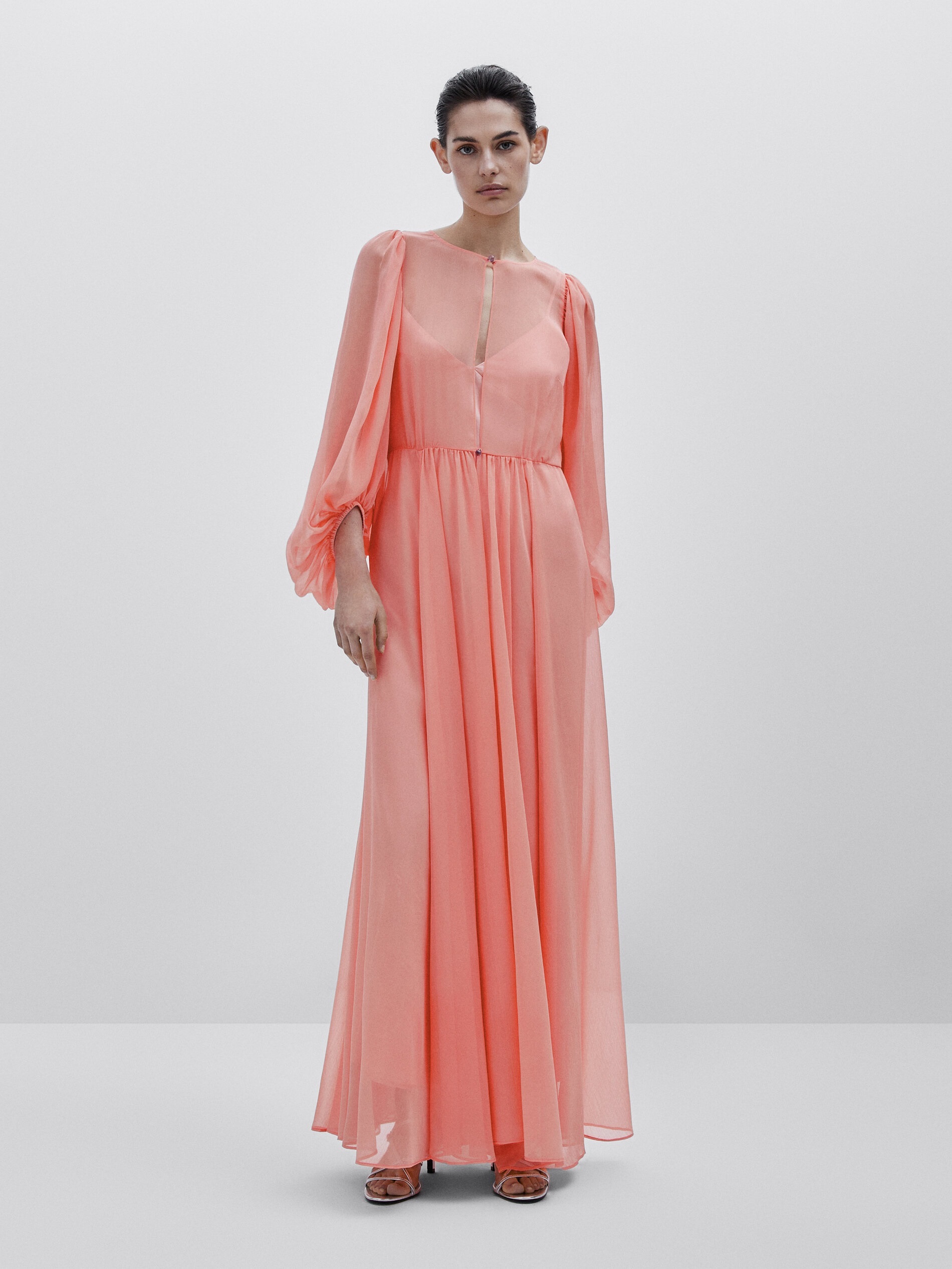 ALT: 10 vestidos de manga abullonada para ir ideal a una boda, de Massimo Dutti a Mango