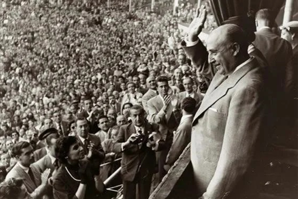 Francisco Franco, aclamado en Barcelona
