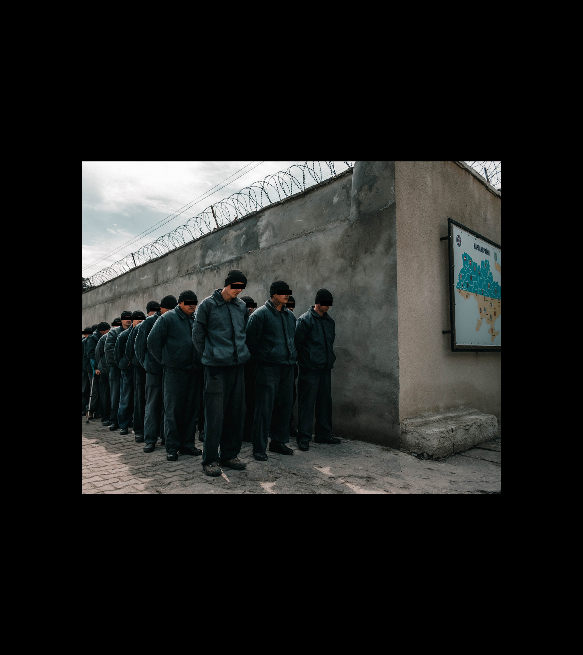 Soldados rusos, a la espera de ser intercambiados en un campo de prisioneros en Lepolis.