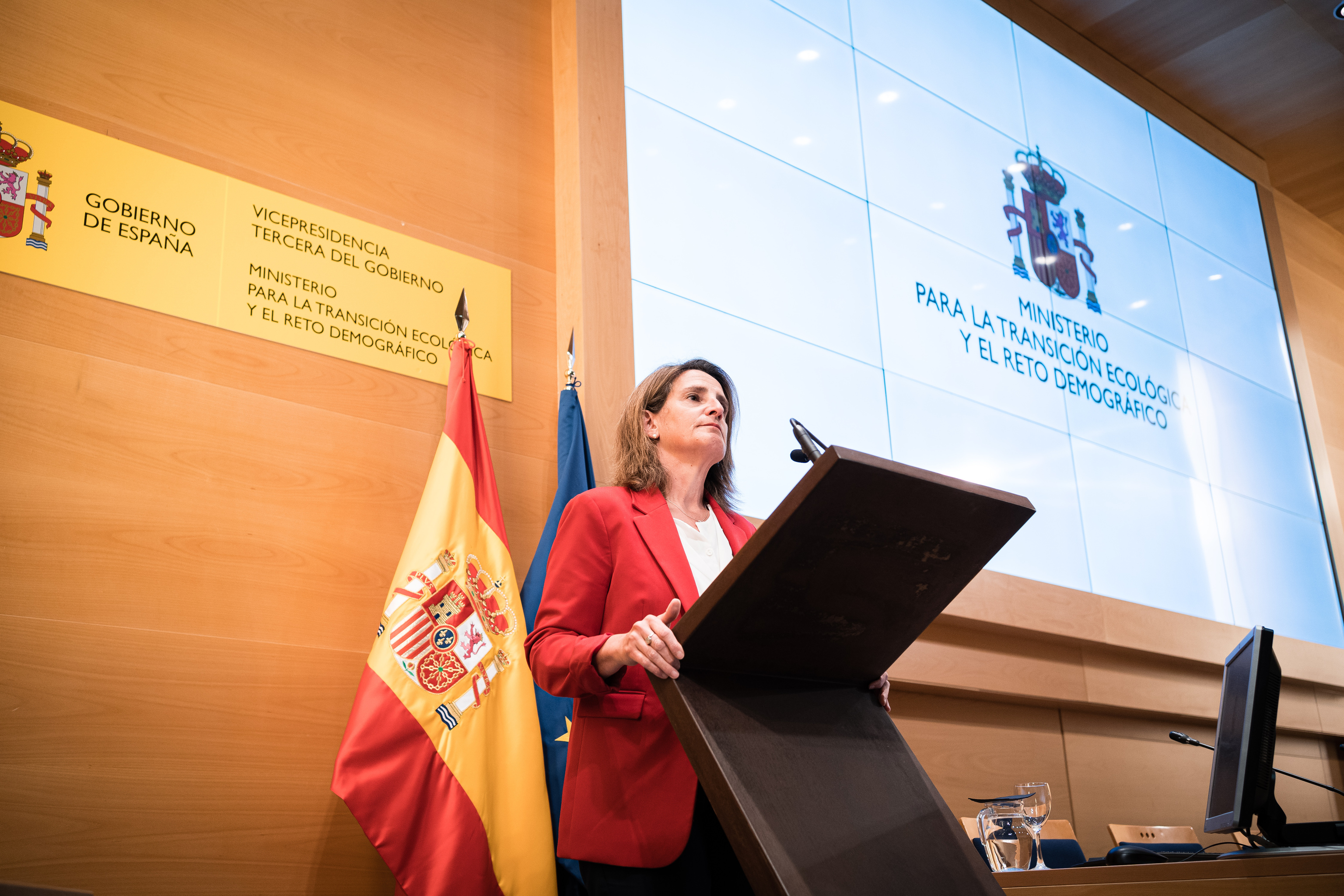 La vicepresidenta tercera y ministra de Transición Ecológica, Teresa Ribera, este lunes en su comparecencia pública.