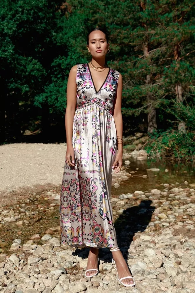 unidad James Dyson Artístico 55 vestidos de invitada de boda 2023 que siempre son un acierto | Moda