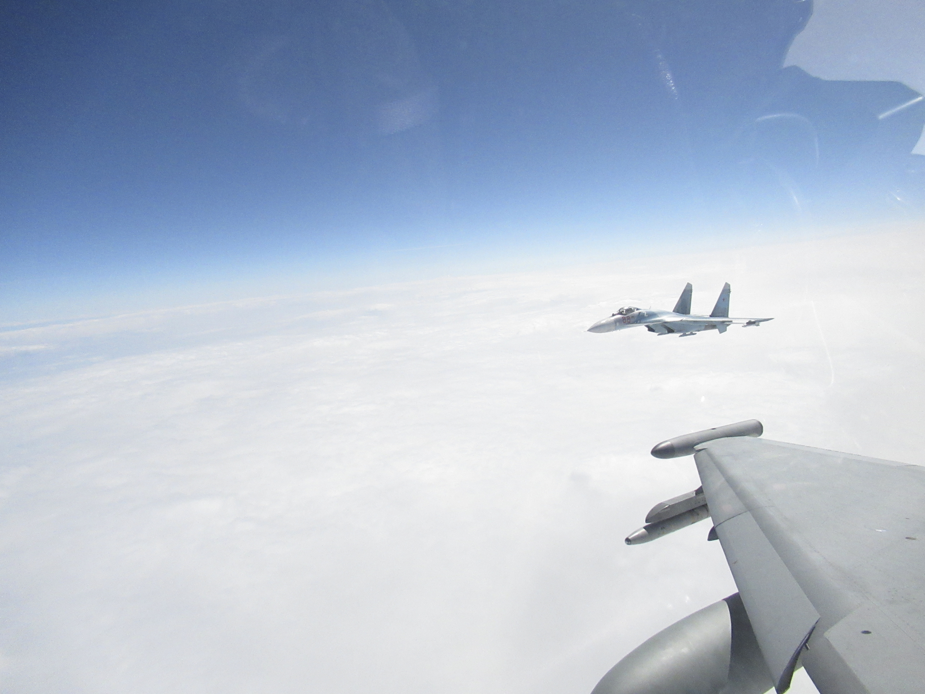 Dos cazas de la OTAN durante una misin.