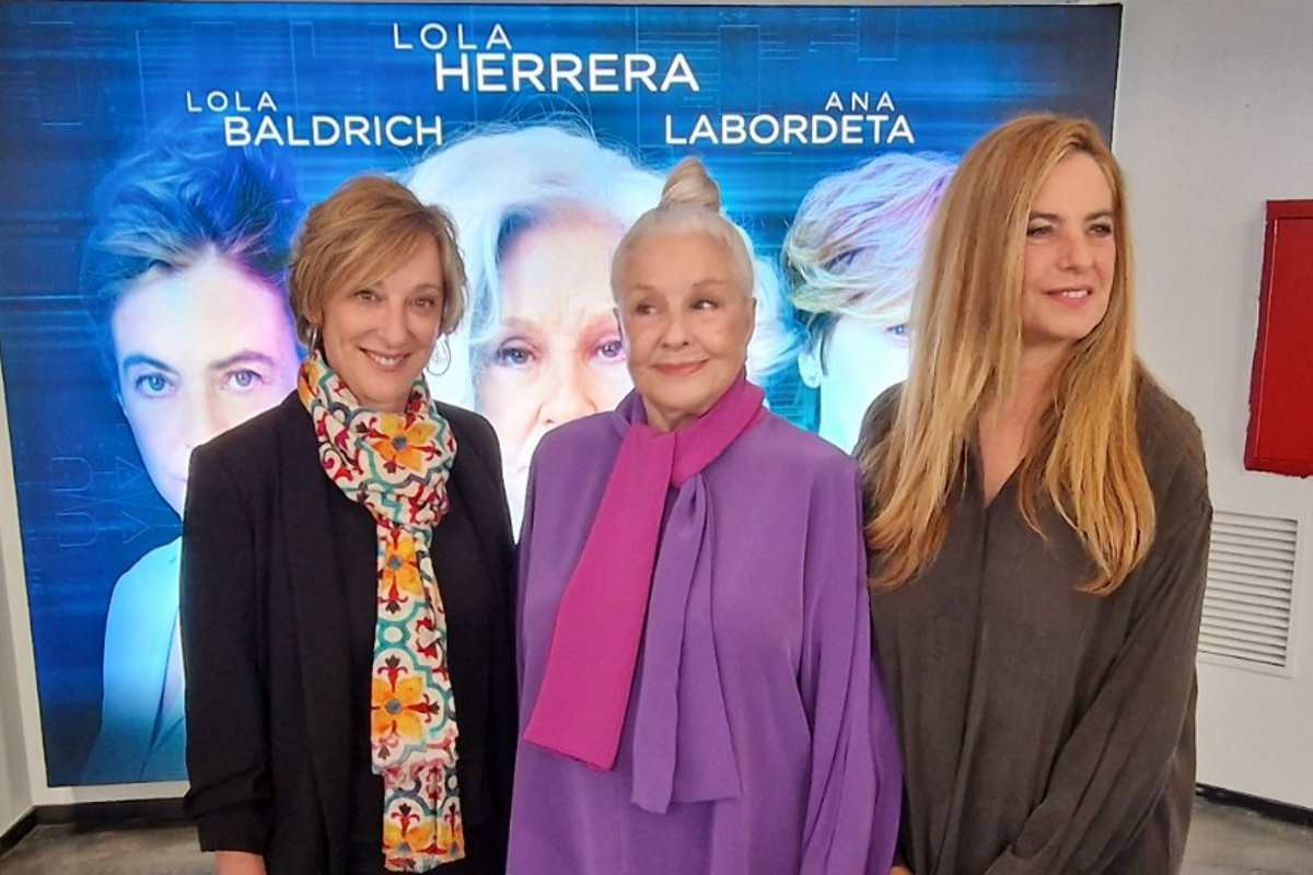 Ana Labordeta, Lola Herrera y Lola Baldrich.