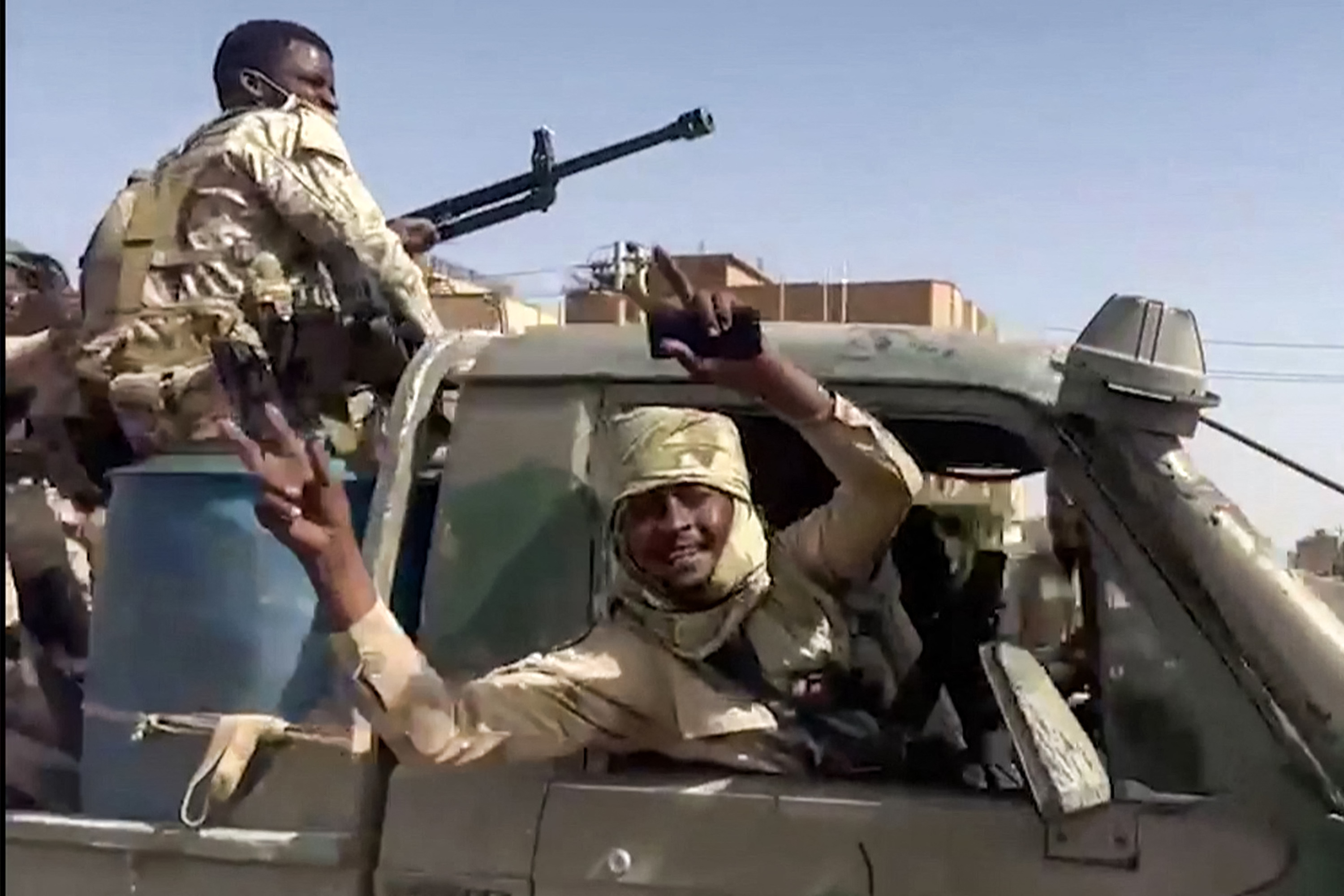 Paramilitares sudaneses, en la periferia de Jartum.