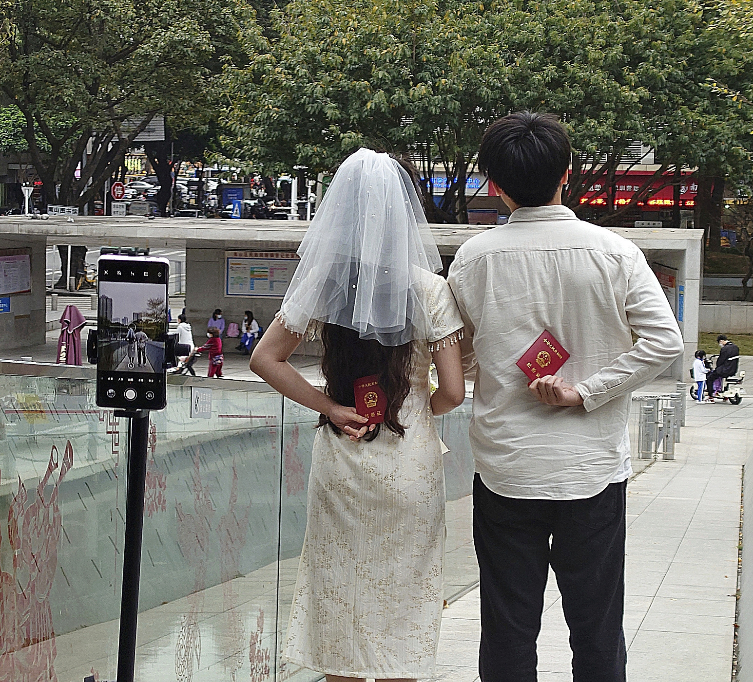 Decálogo chino para tener más hijos: eliminar la millonaria dote de bodas a los padres de la novia