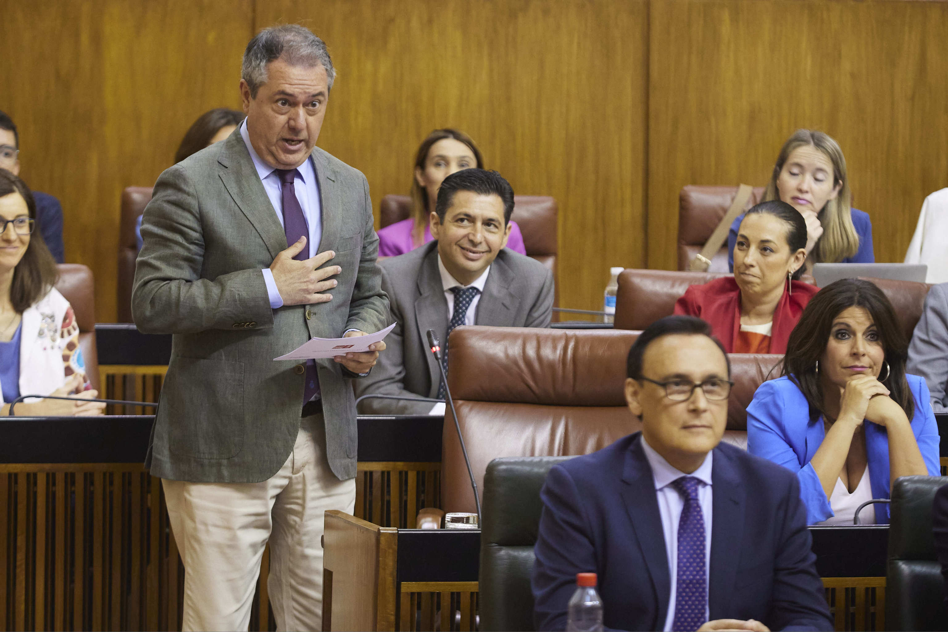 El secretario general del PSOE andaluz, Juan Espadas, durante el pleno.
