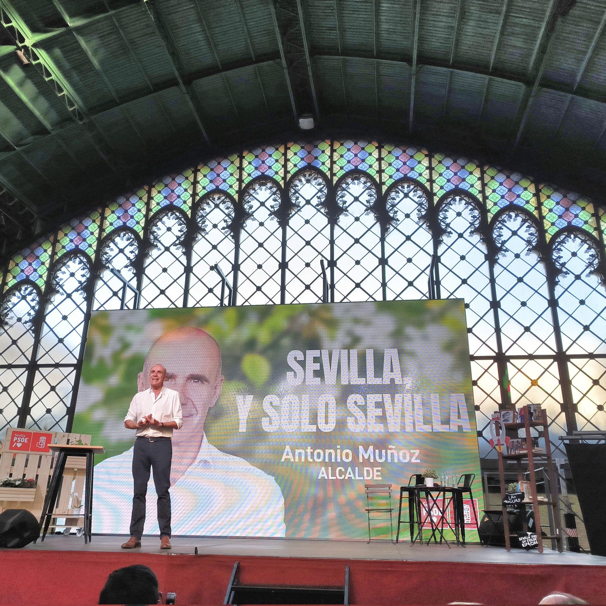 El alcalde de Sevilla, Antonio Muoz, durante la presentacin de su programa.