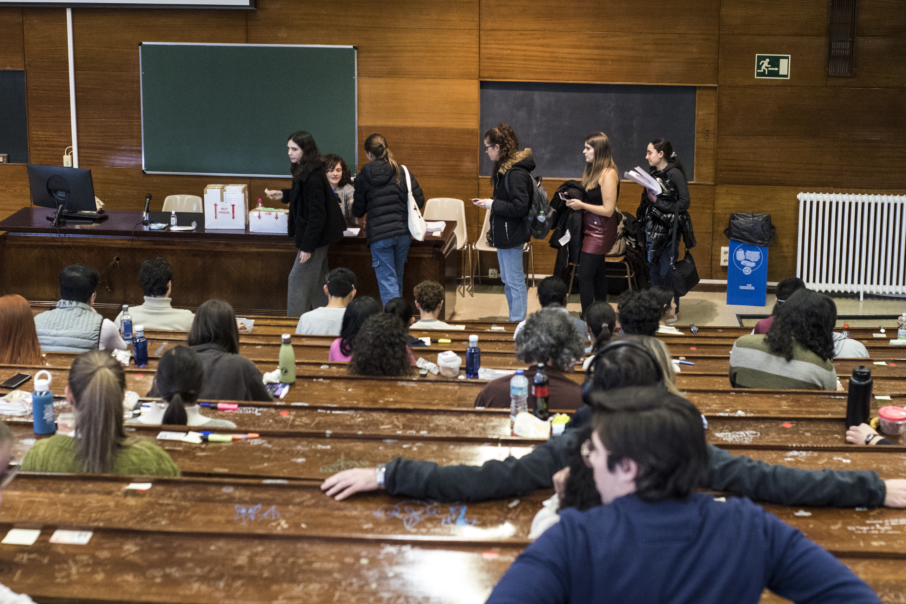 Participantes en el examen MIR de este ao, en la facultad de Derecho de la Universidad Complutense.